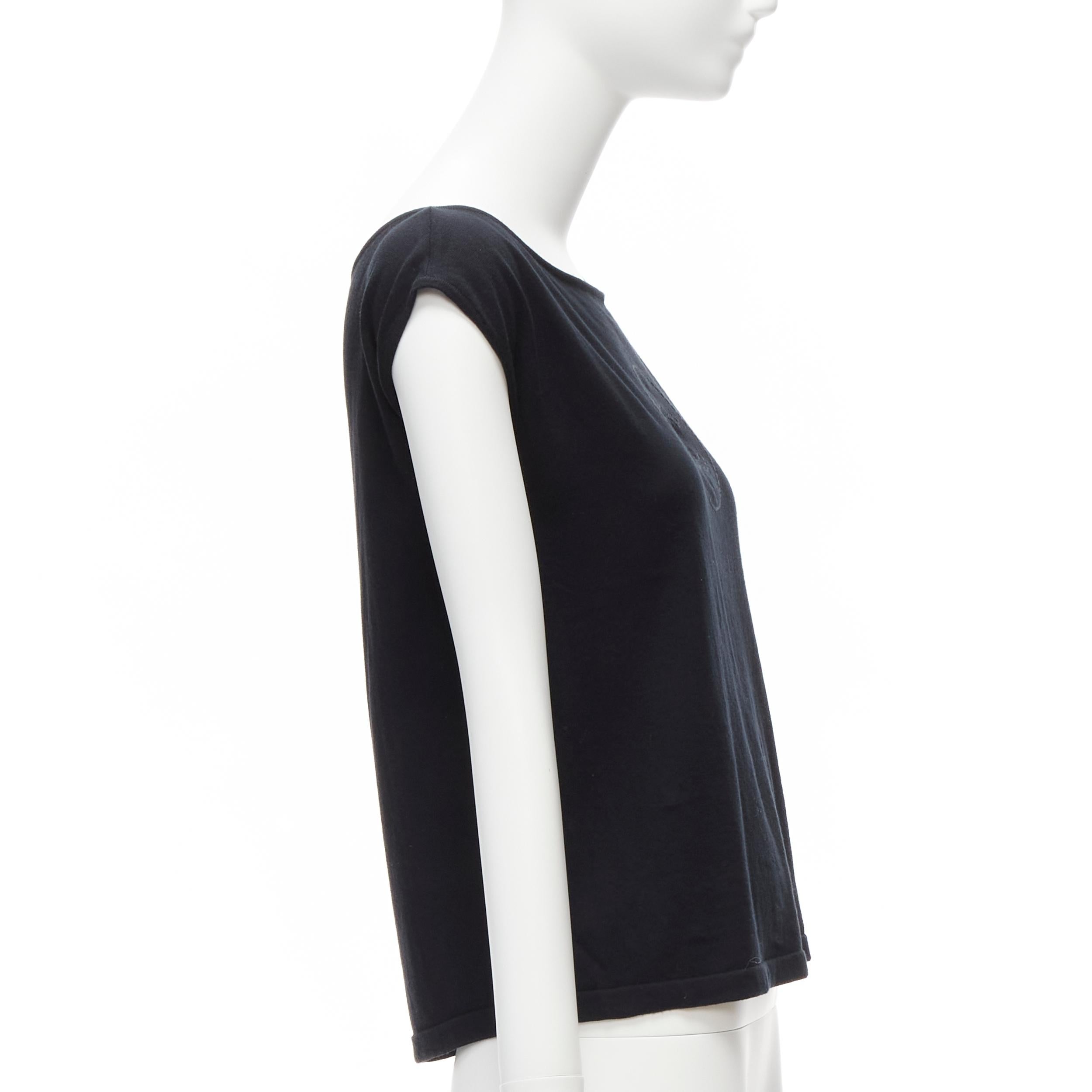 CHANEL 07P Vintage schwarzes CC-Logo-Top aus Baumwolle mit Bootsausschnitt FR36 S im Zustand „Hervorragend“ im Angebot in Hong Kong, NT