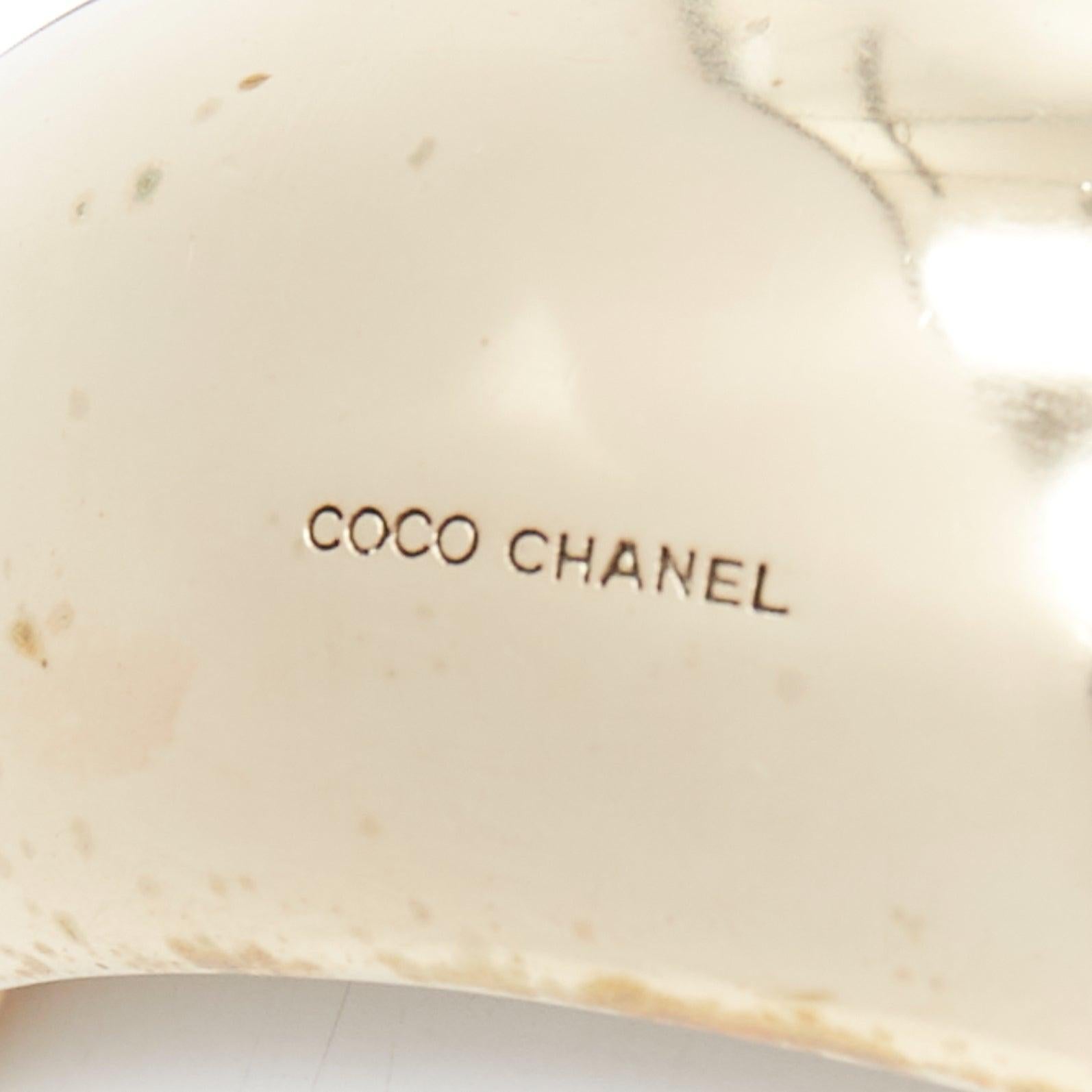 CHANEL 07P Vintage L'elegance C''est La Ligne Script Metall-Armreif im Zustand „Gut“ im Angebot in Hong Kong, NT