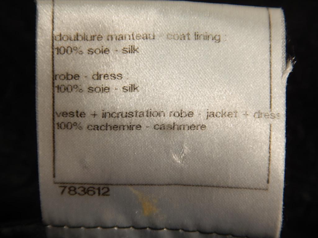 Chanel 08A 2008 Giacca Tailcoat in cashmere di tweed grigio e nero in vendita 2