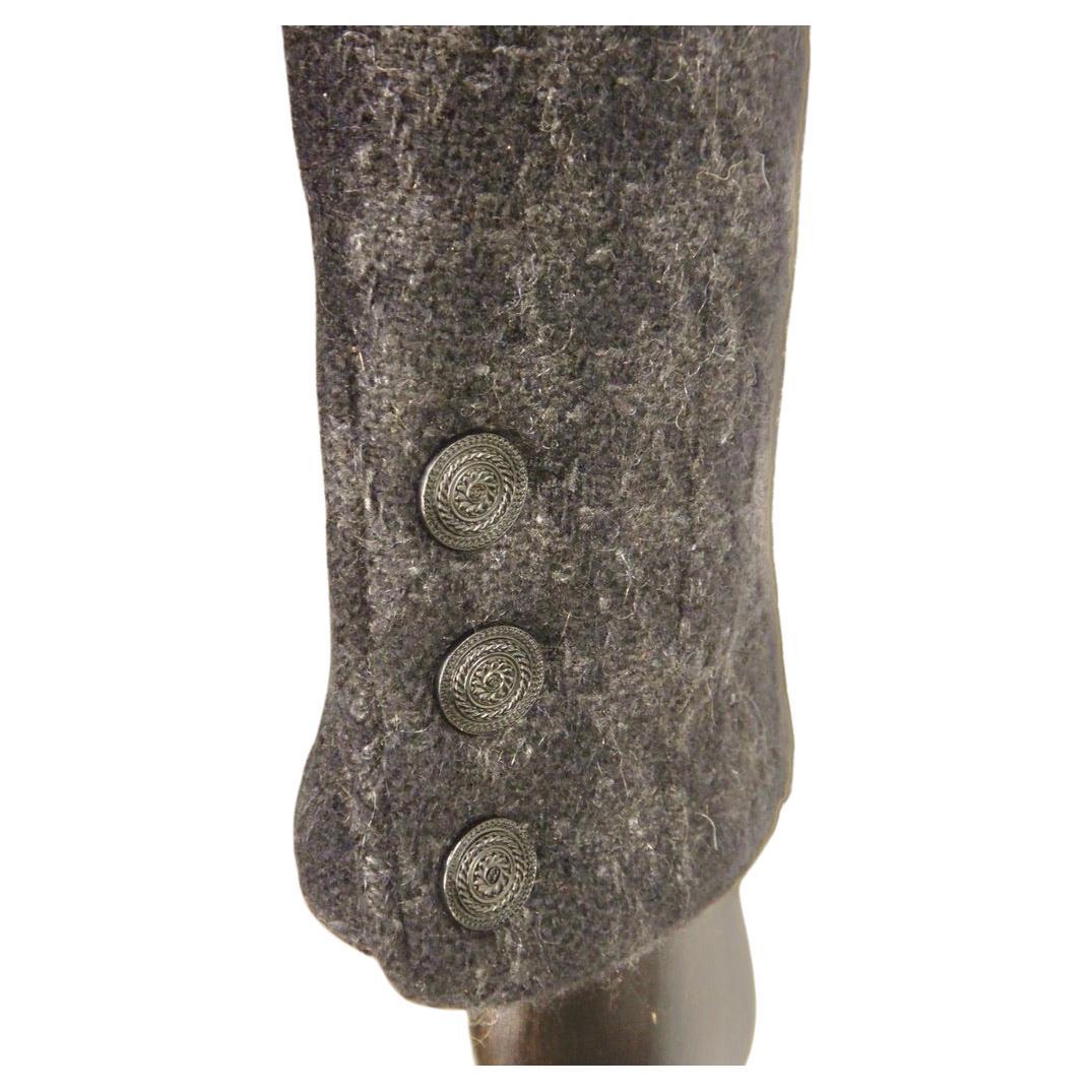 Chanel 08A 2008 Giacca Tailcoat in cashmere di tweed grigio e nero in vendita 4