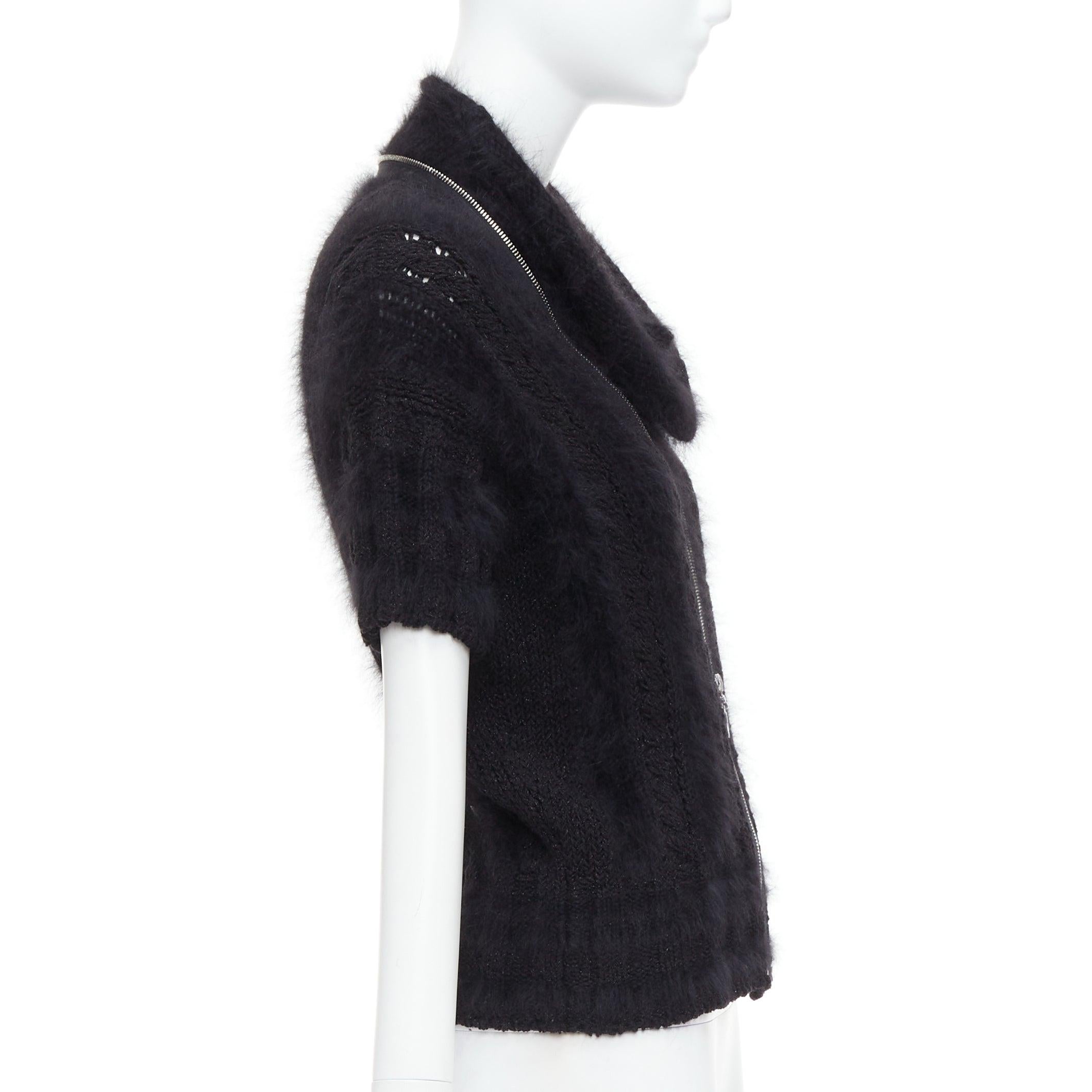 CHANEL 08A Schwarzer, flauschiger Pullover aus Angora-Mischung CC mit Reißverschluss FR36 S Damen im Angebot