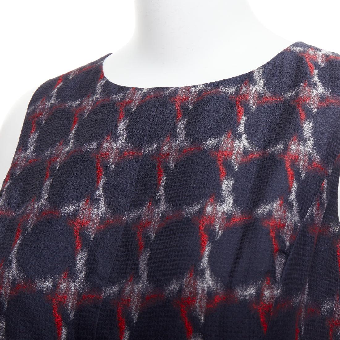 CHANEL 08A Paris-Venise - Robe droite en laine à imprimé pied-de-poule rouge marine en vente 2