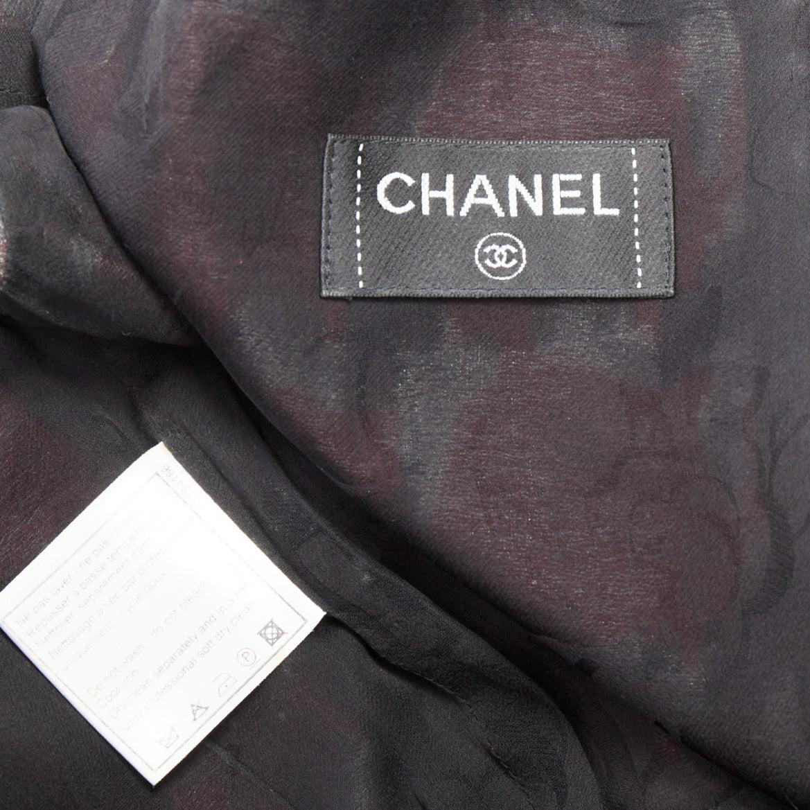 CHANEL 08A Paris-Venise - Robe droite en laine à imprimé pied-de-poule rouge marine en vente 3