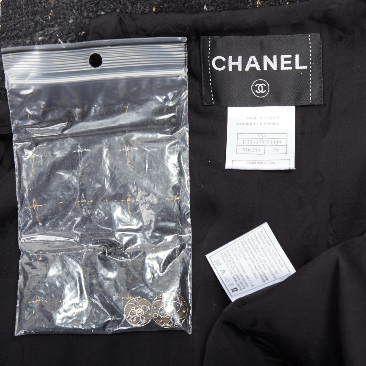 Chanel 08A Giacca in tweed fantasia passerella nero grigio argento oro lana applique FR36 in vendita 4