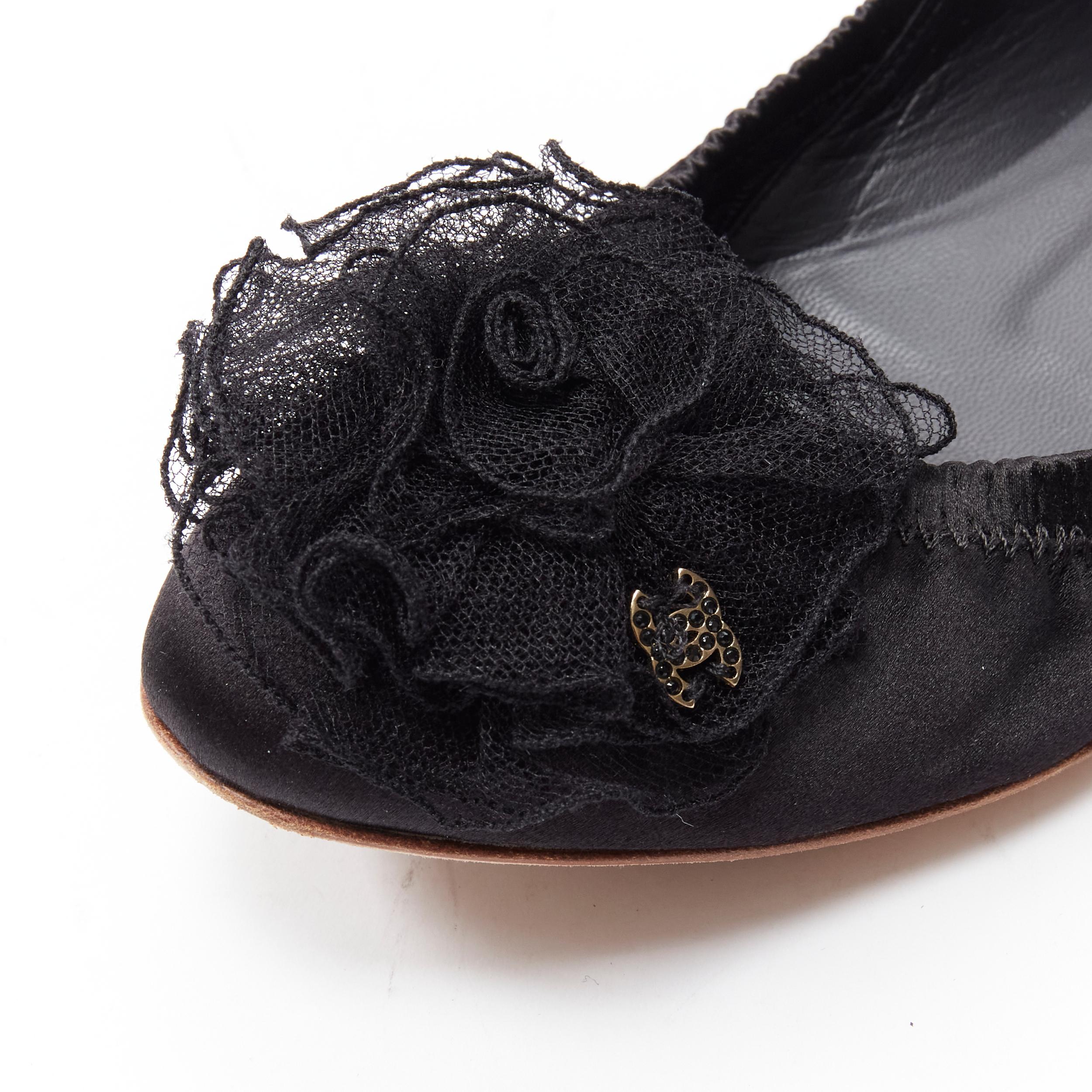 Women's CHANEL 08C G G25751 black lace Camellia floral gold CC ballerina flats EU37.5 For Sale