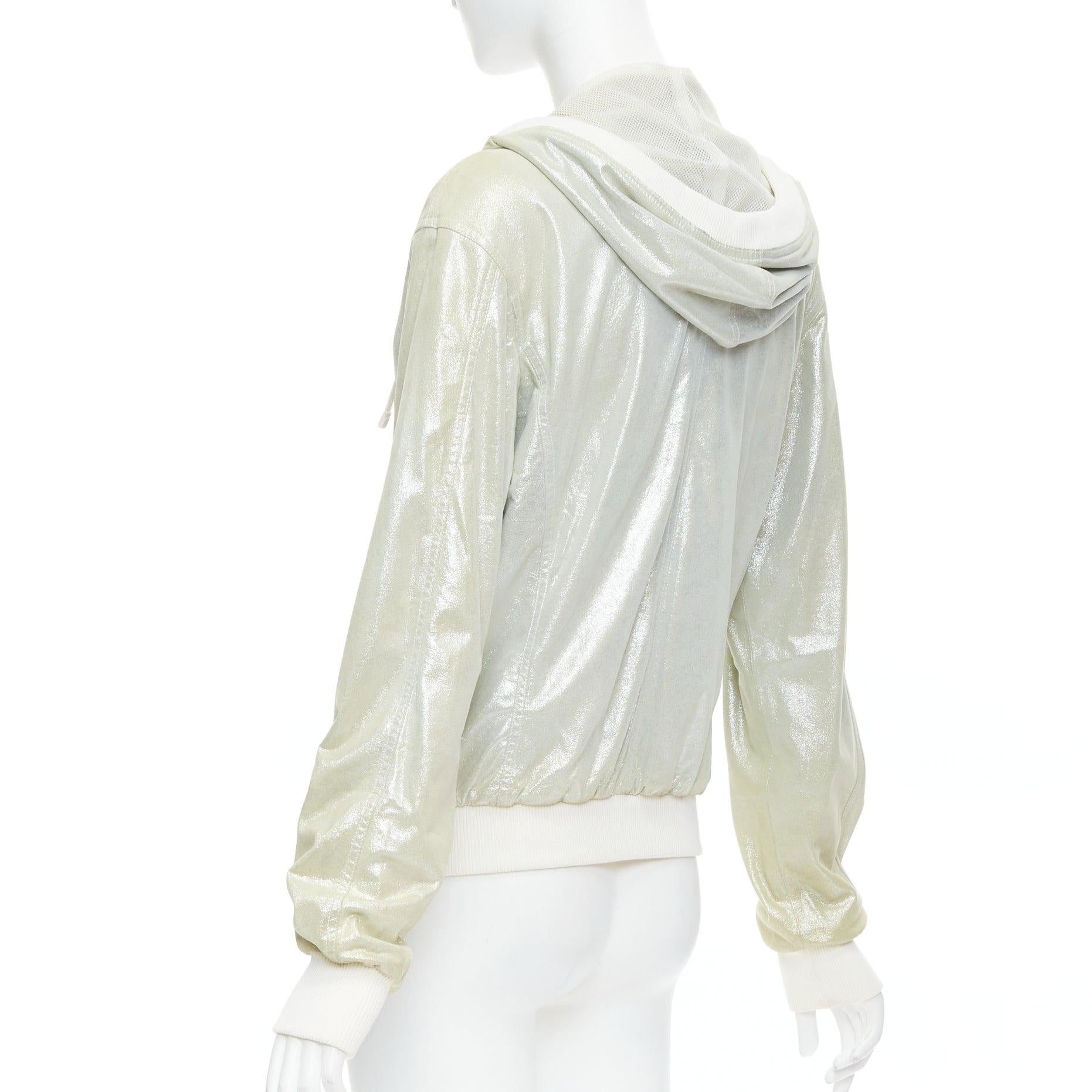 Chanel 08P Giacca vintage in pelle d'agnello metallizzata con cappuccio e zip FR38 M in vendita 2