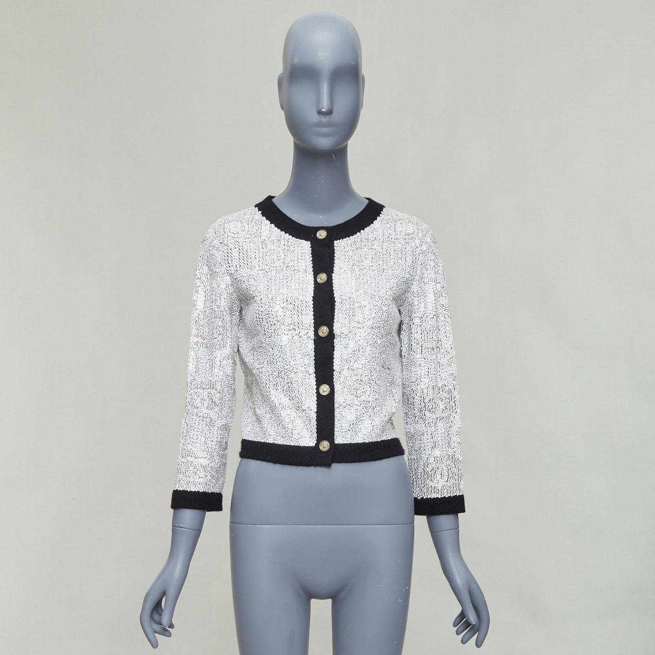 CHANEL 08P white printed sequins beige cashmere black trim cardigan FR34 XS For Sale 5