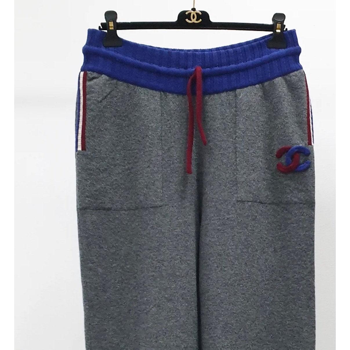 Chanel 09A Graue Kaschmir CC Logo Hose Hose - Größe 46 im Angebot 3