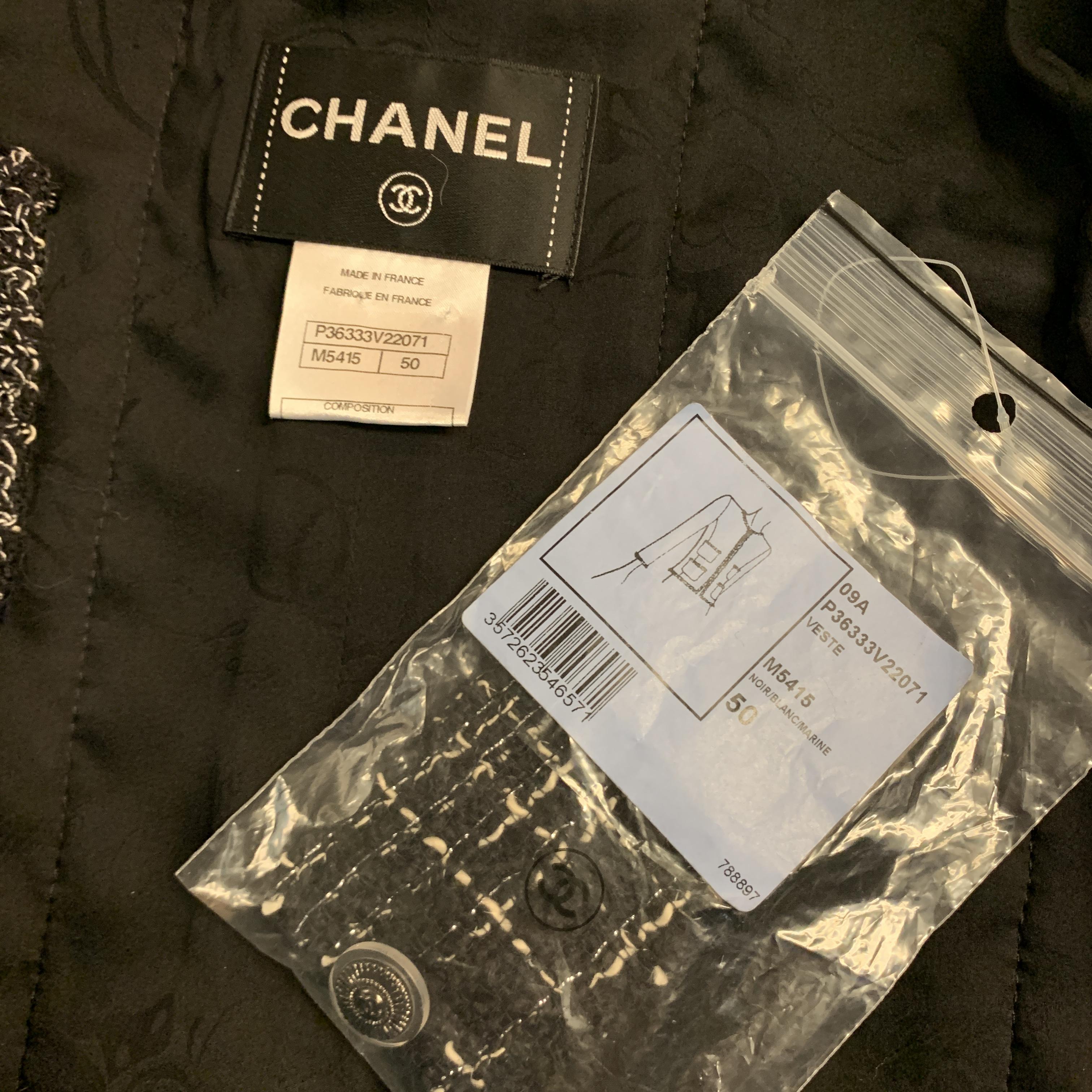 CHANEL 09A Size 18 Black & White Fantasy Tweed Blazer / Jacket 4