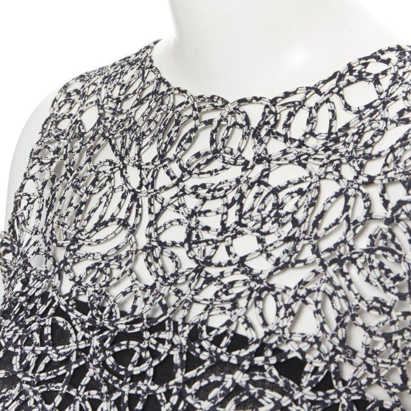 CHANEL 09P black white abstract print squiggle lattice sleeveless vest top FR36 In Good Condition In Hong Kong, NT