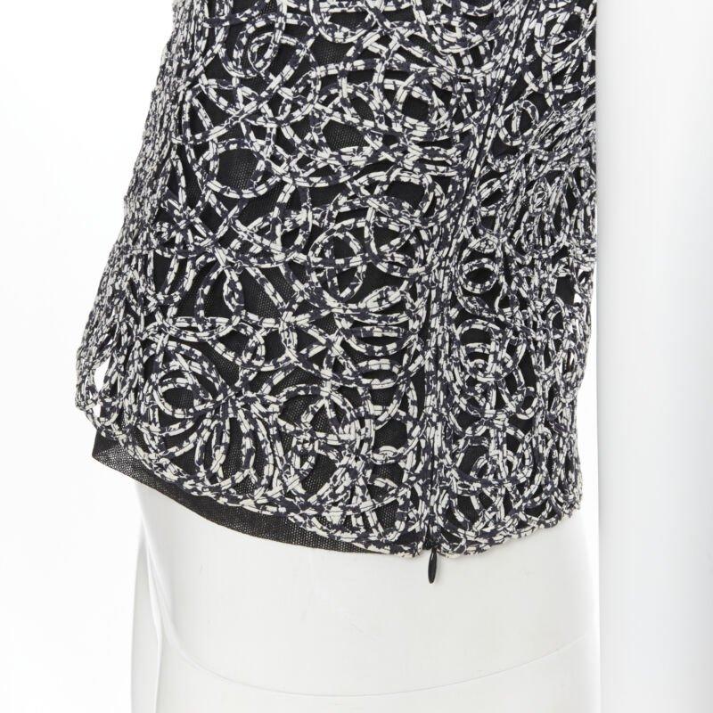 CHANEL 09P black white abstract print squiggle lattice sleeveless vest top FR36 5