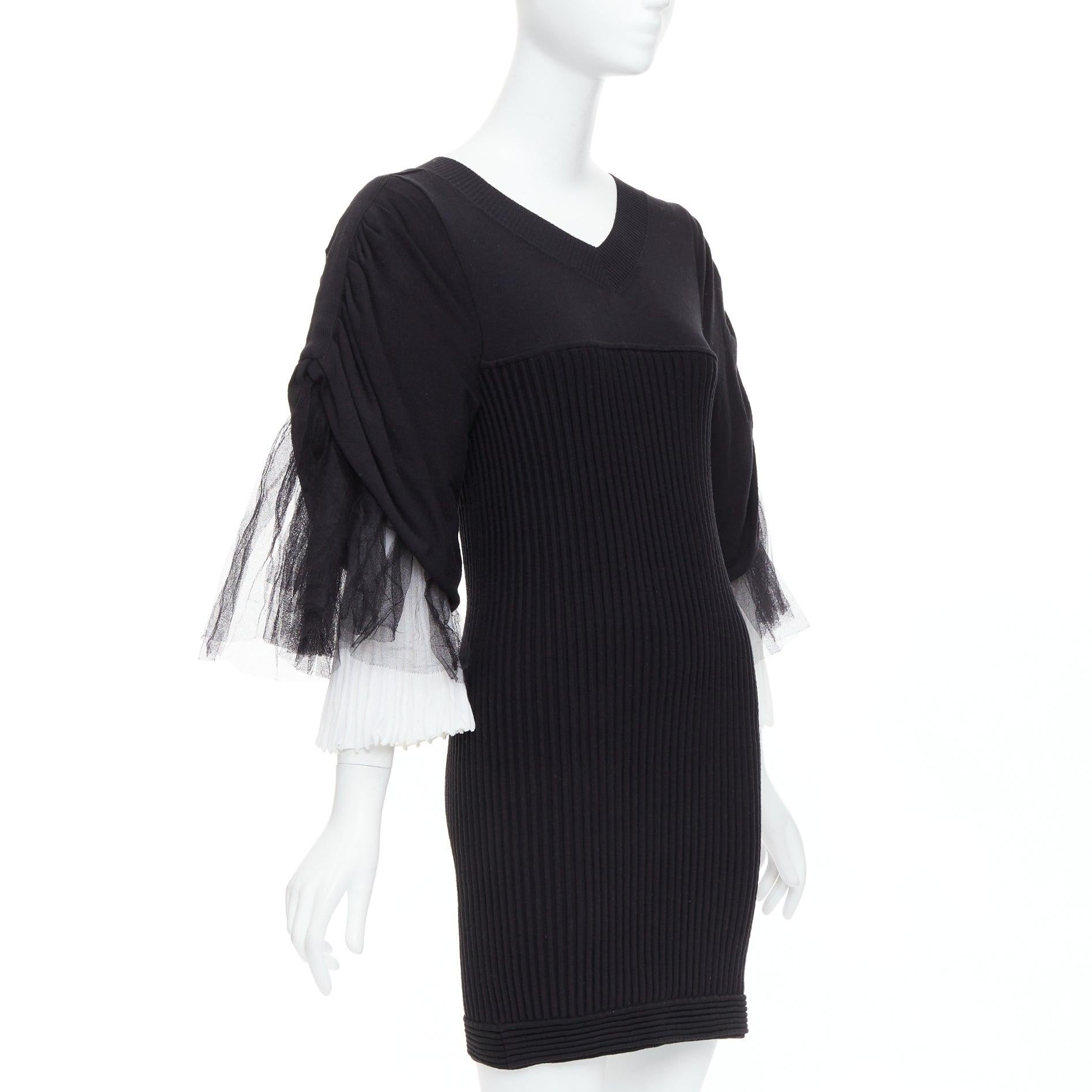 CHANEL 09P Laufsteg Vintage Schwarzes Kleid aus cremefarbener Baumwolle mit Tüllärmeln FR38 M im Zustand „Gut“ im Angebot in Hong Kong, NT
