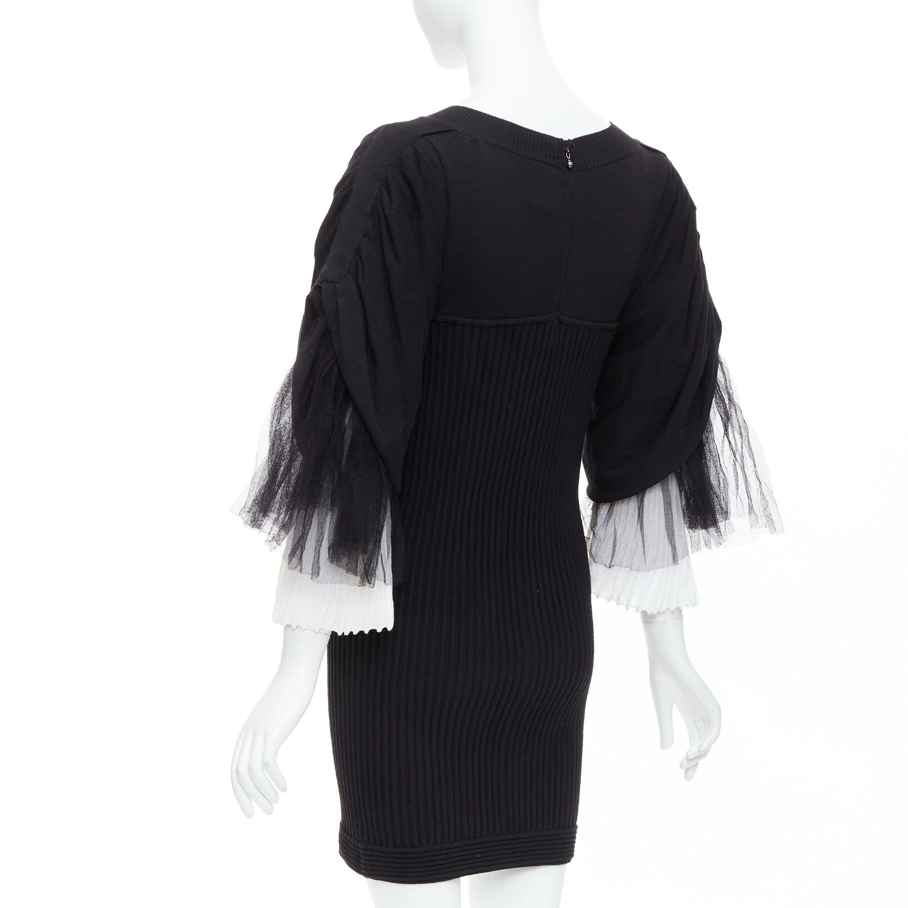 CHANEL 09P Laufsteg Vintage Schwarzes Kleid aus cremefarbener Baumwolle mit Tüllärmeln FR38 M im Angebot 2