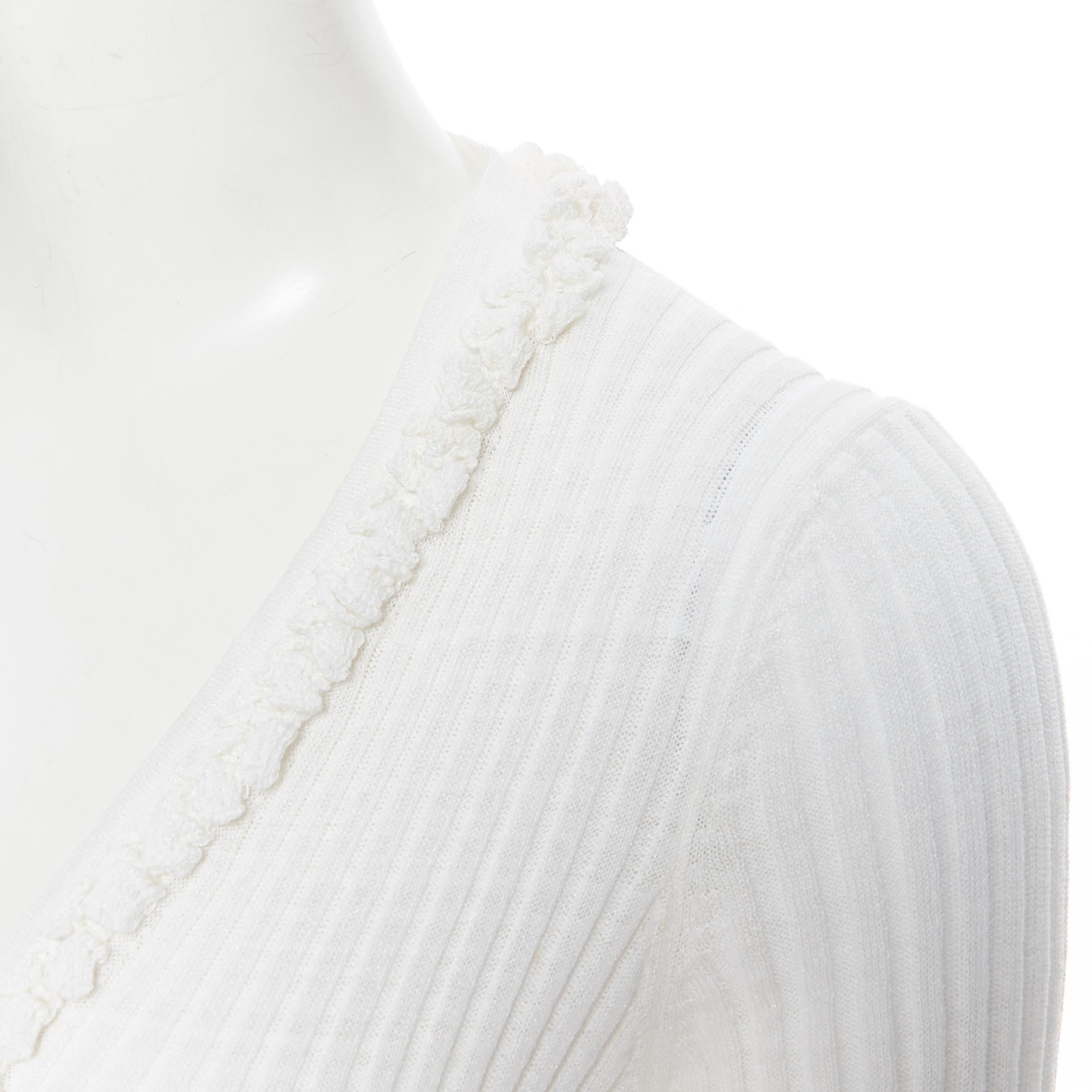 CHANEL 09P cárdigan largo de algodón blanco acanalado con volante CC dorado con botones FR36 2