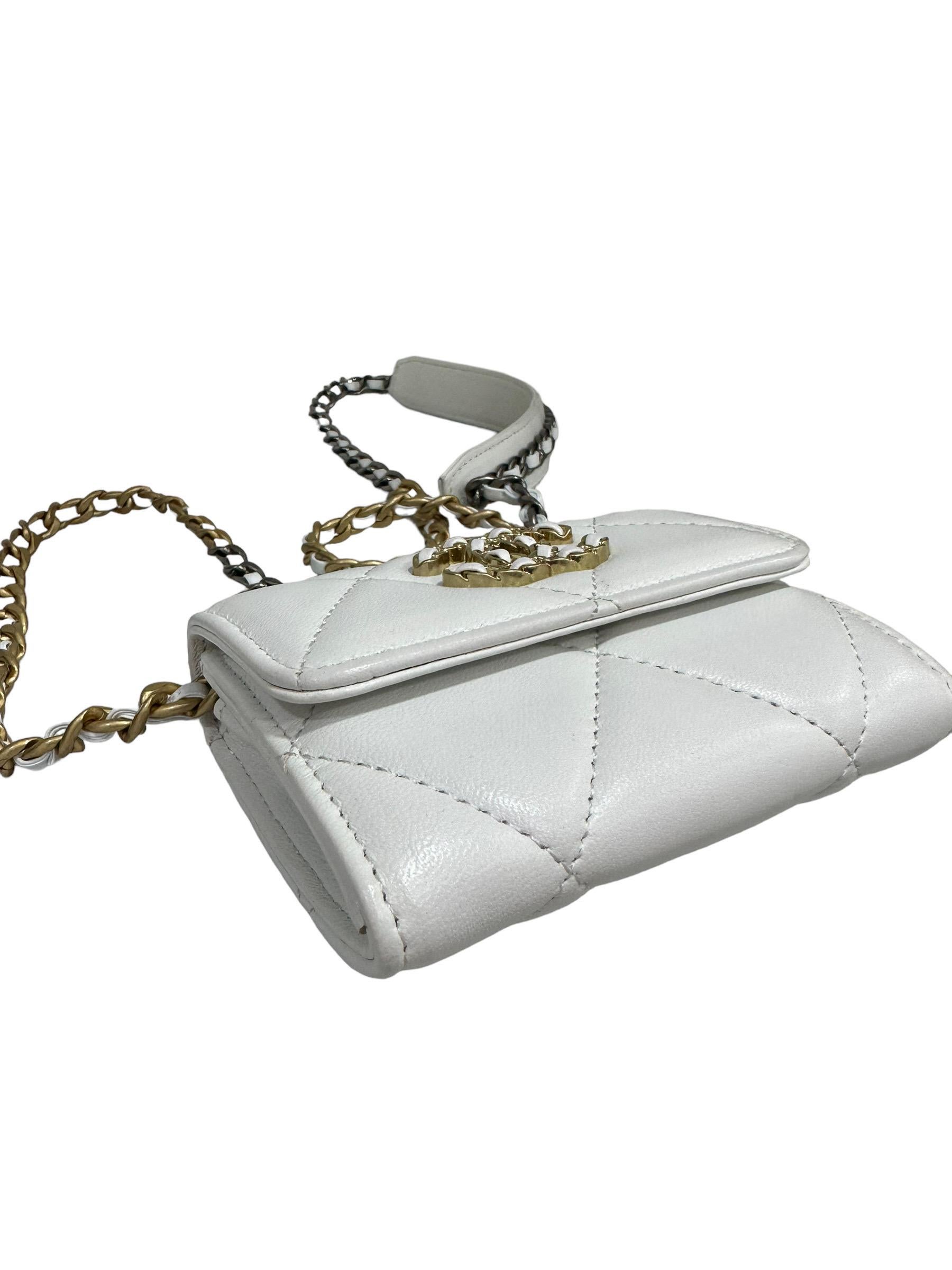 Chanel 10 Mini Wallet Pelle Bianca 2020 For Sale at 1stDibs