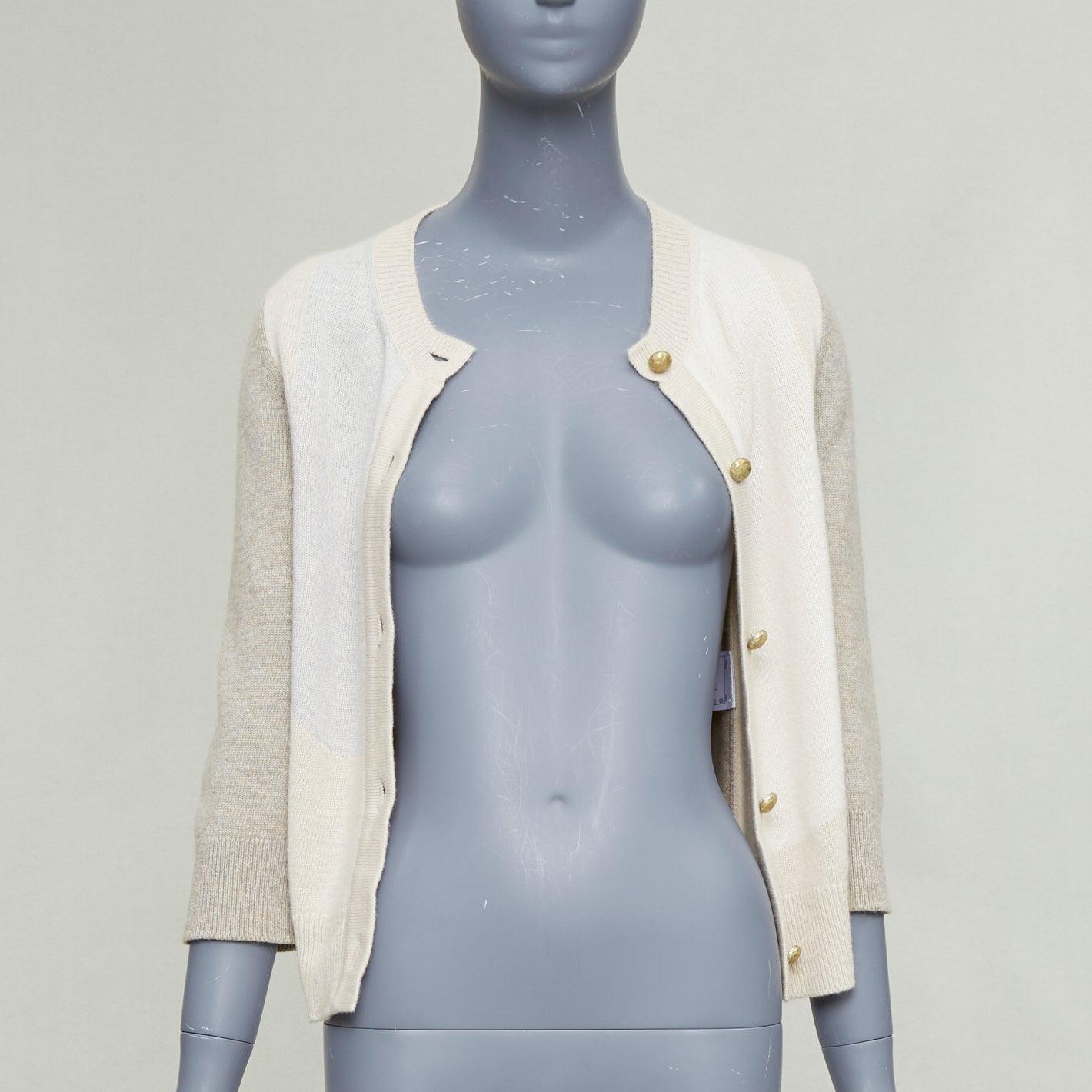 CHANEL 100% Kaschmir beige cremefarben Colorblocked CC Knöpfe Strickjacke FR36 S (Beige) im Angebot