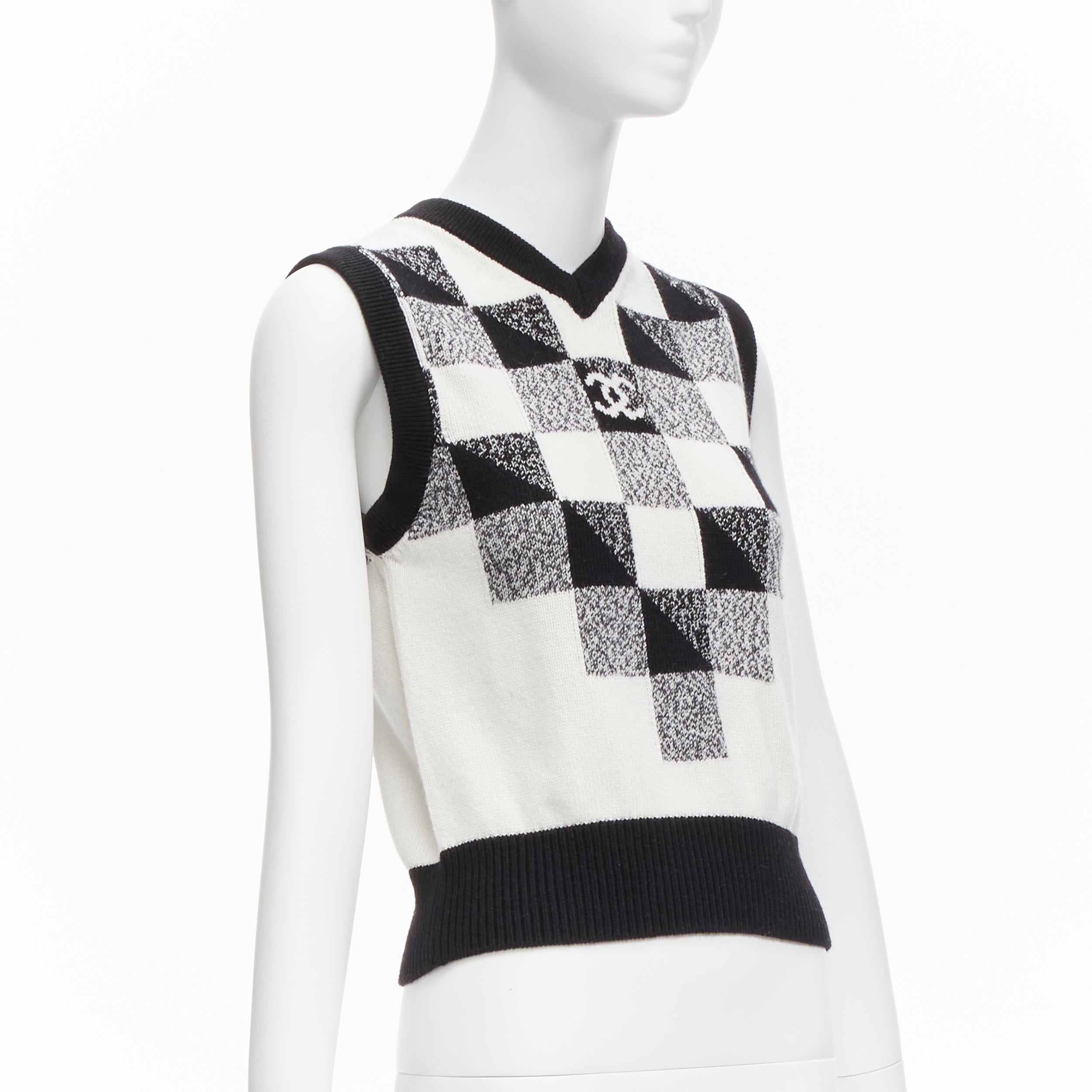 Gray CHANEL 100% cashmere black white graphic check CC logo sweater vest FR36 S For Sale