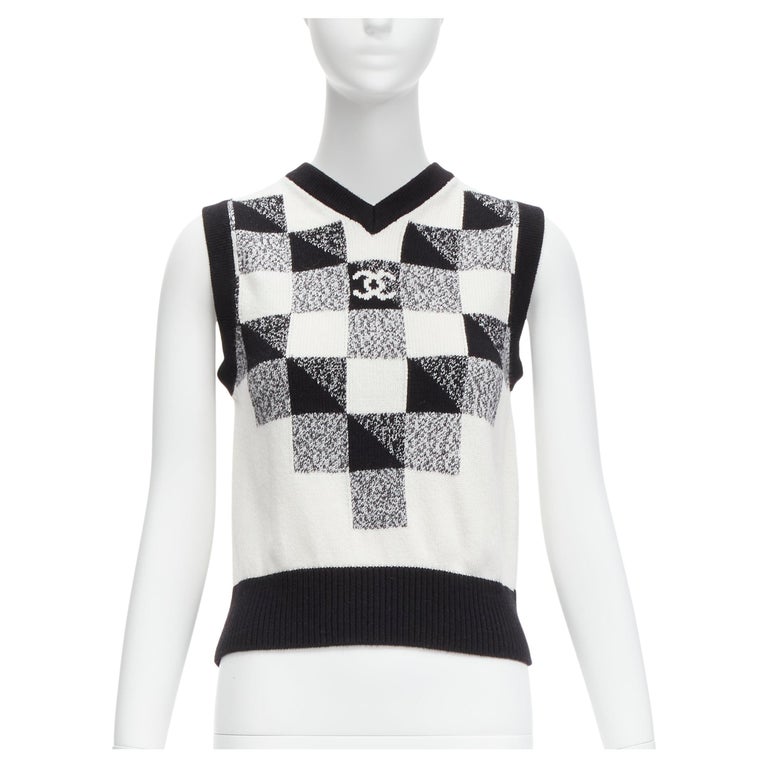 CHANEL 100% cashmere black white graphic check CC logo sweater vest FR36 S  For Sale at 1stDibs