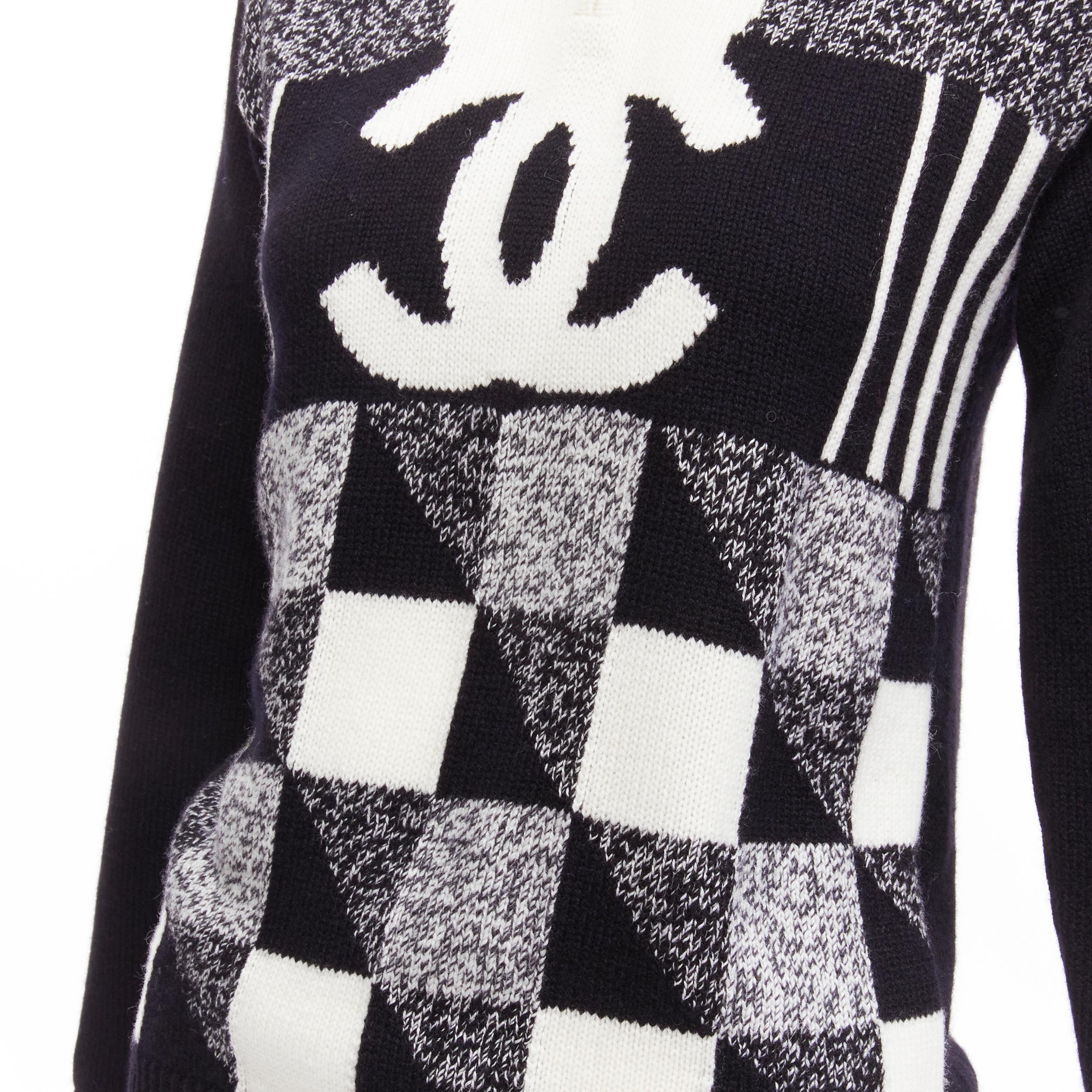 CHANEL 100% cashmere black white graphic checks CC logo half zip sweater FR34 XS 4