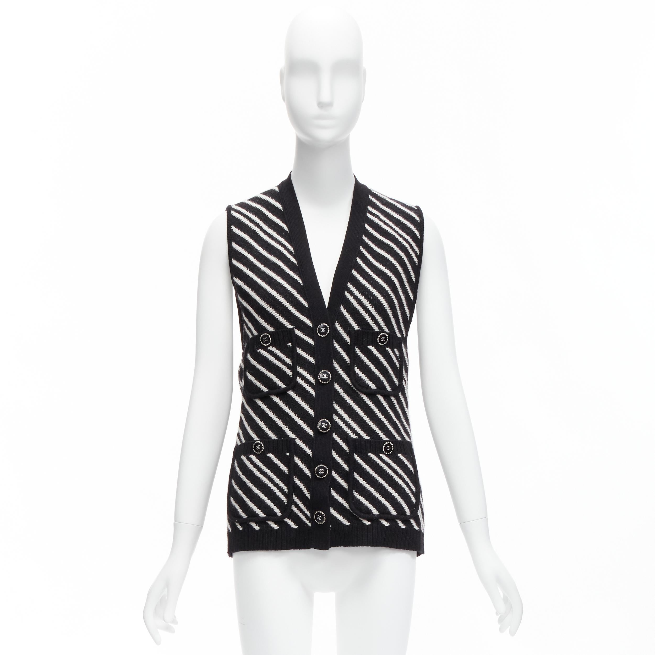 CHANEL 100% cashmere black white graphic stripes 4 pocket vest jacket FR34 XS For Sale 6