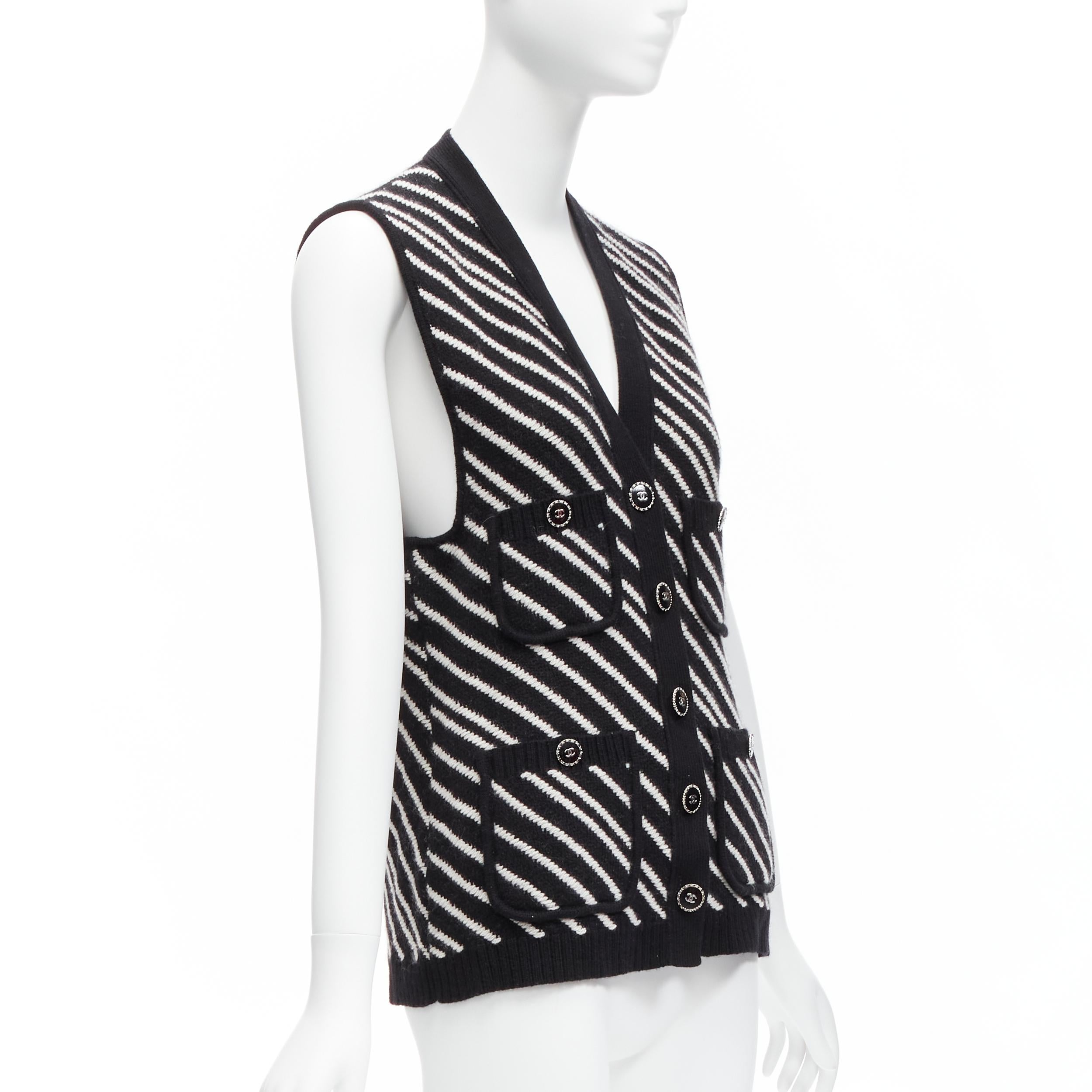 CHANEL 100% cashmere black white graphic stripes 4 pocket vest jacket FR34 XS In Excellent Condition For Sale In Hong Kong, NT