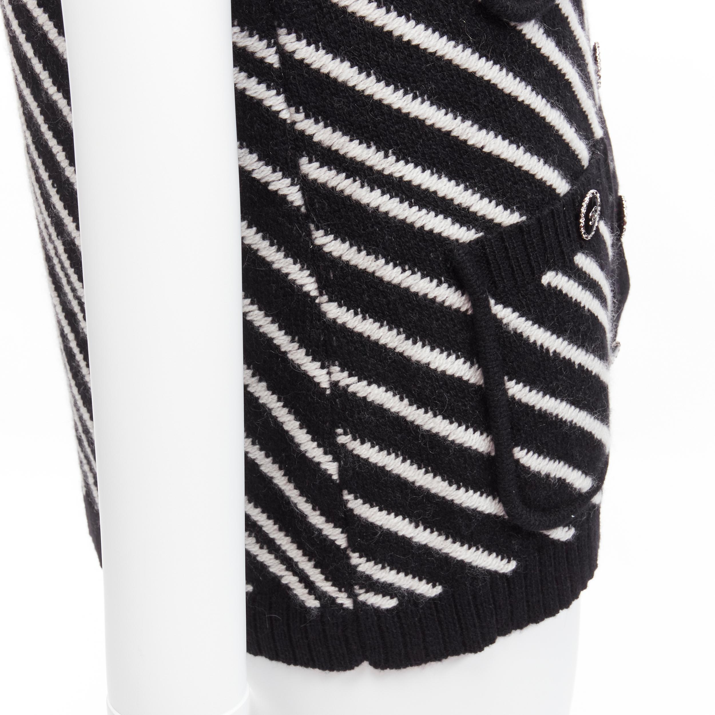 CHANEL 100% cashmere black white graphic stripes 4 pocket vest jacket FR34 XS For Sale 4