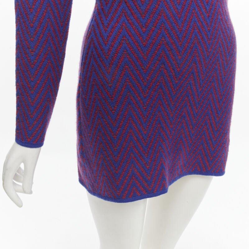 CHANEL 100% cachemire bleu rouge chevron vert logo CC broche cristal FR34 XS en vente 3