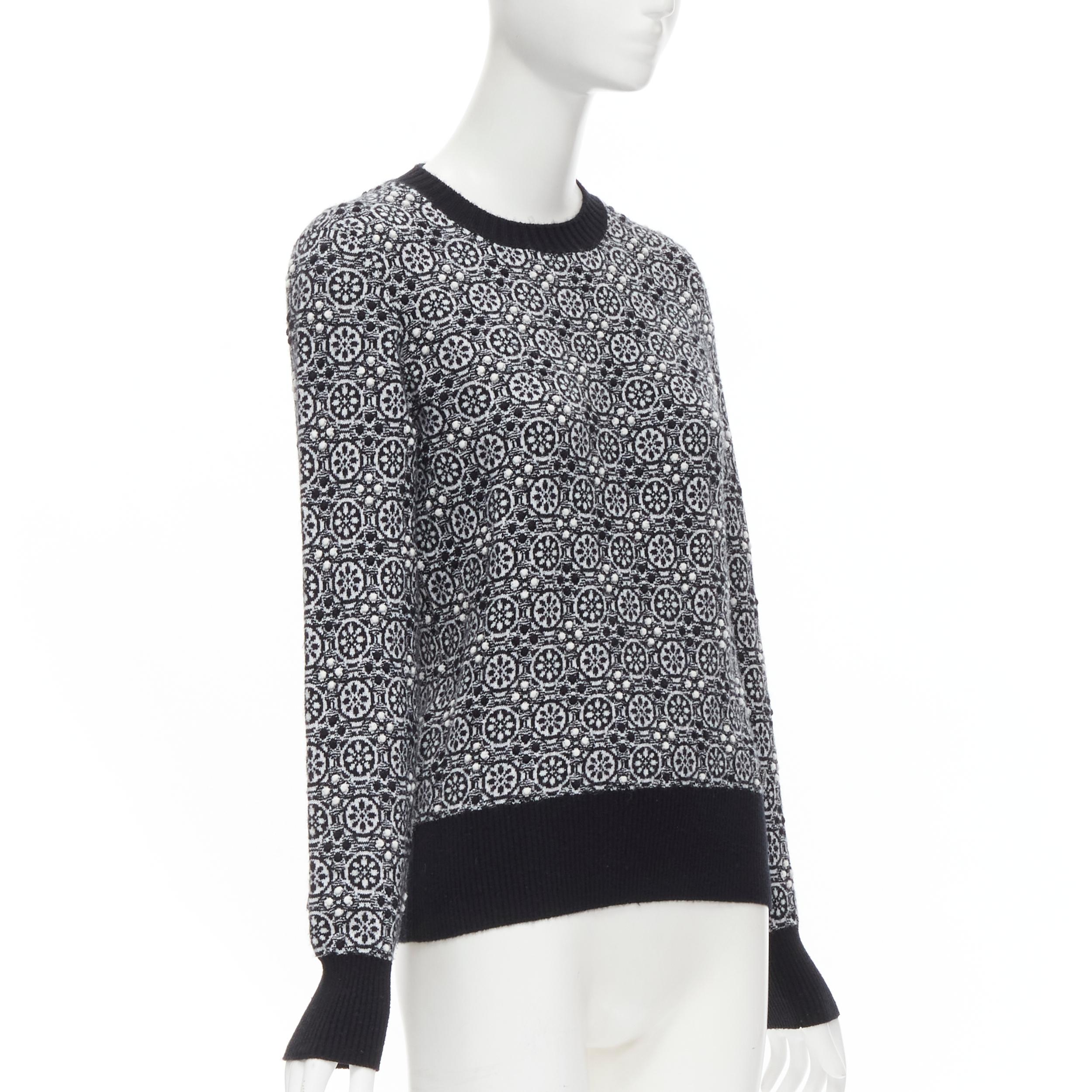 CHANEL 100% Kaschmir Pullover mit geometrischem Muster aus 3D-Jacquard-Strick FR36 XS (Schwarz) im Angebot