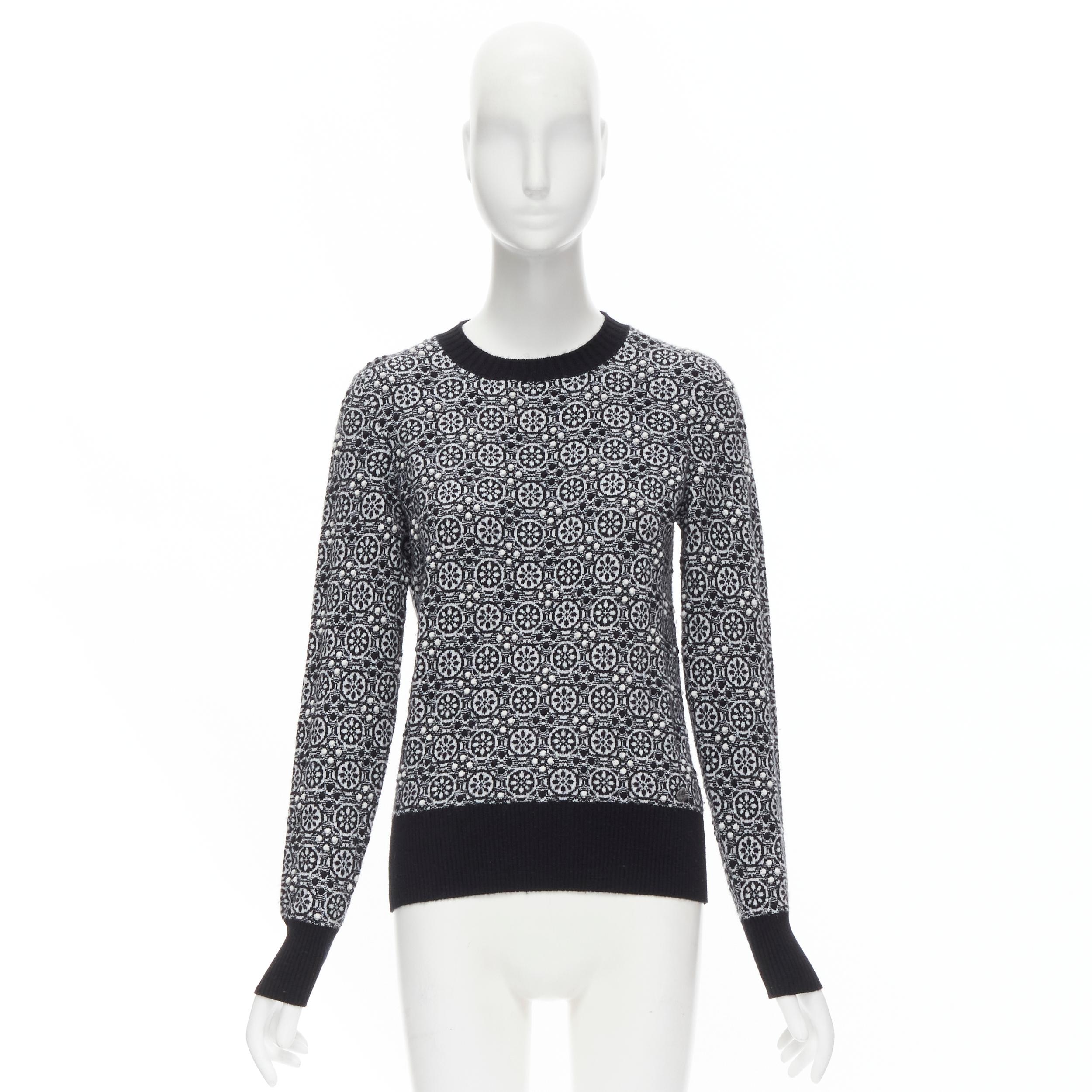 CHANEL 100% cashmere geometric pattern 3D Jacquard knit pullover sweater FR36 XS For Sale 1