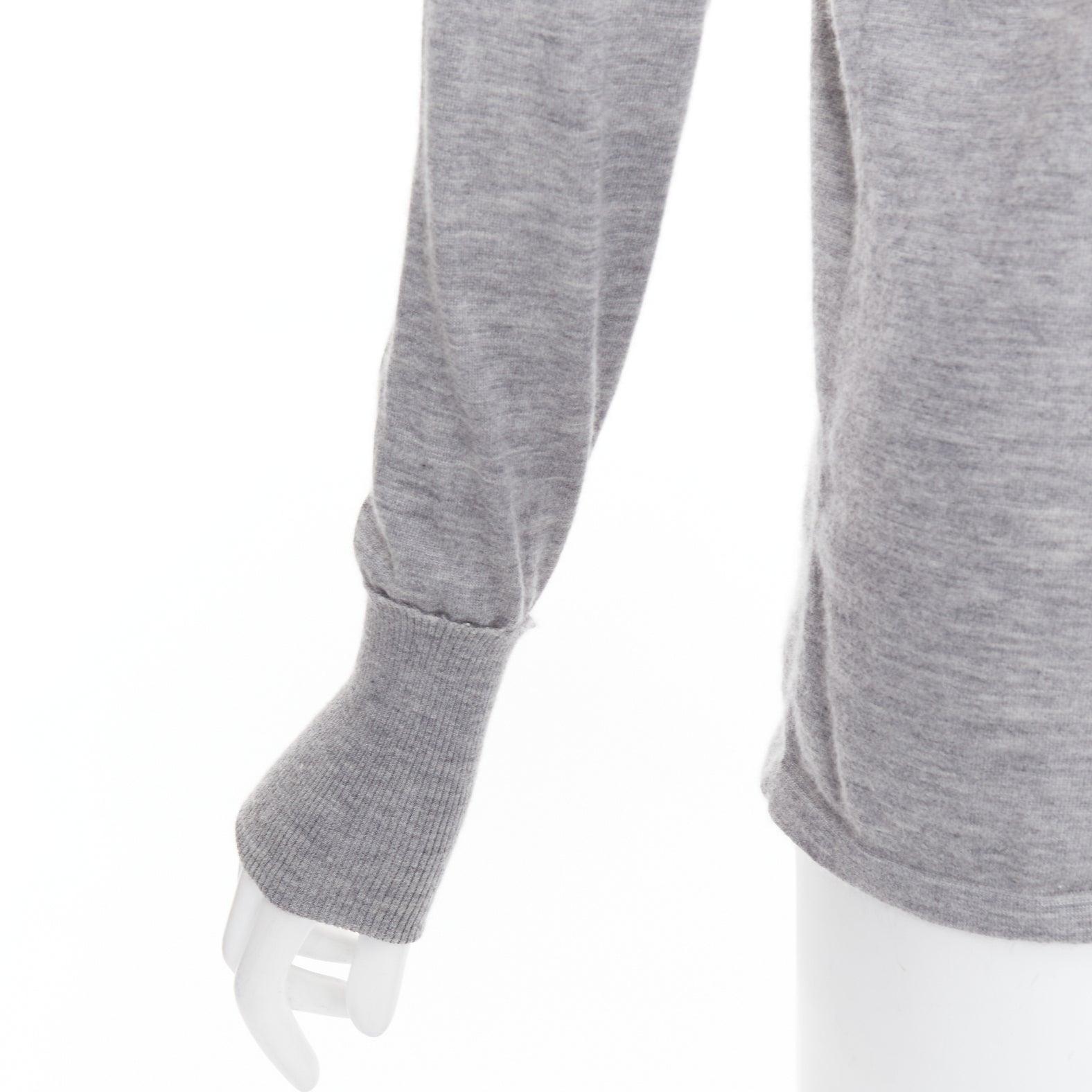 CHANEL 100% cachemire gris Camélia CC Bouton trou de serrure Pull FR44 XXL en vente 2