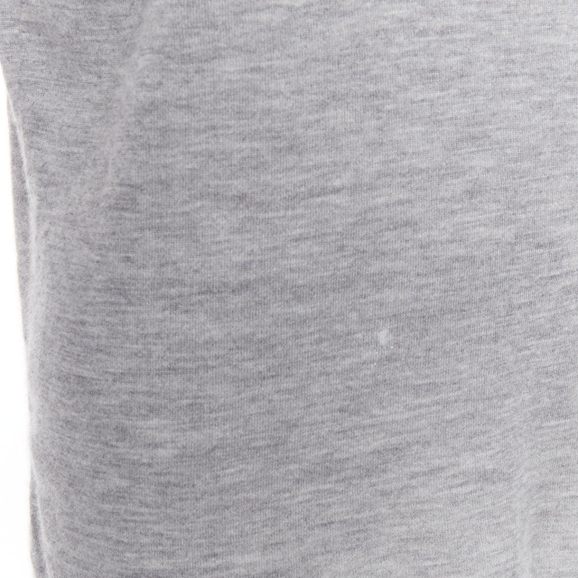 CHANEL 100% cachemire gris Camélia CC Bouton trou de serrure Pull FR44 XXL en vente 3