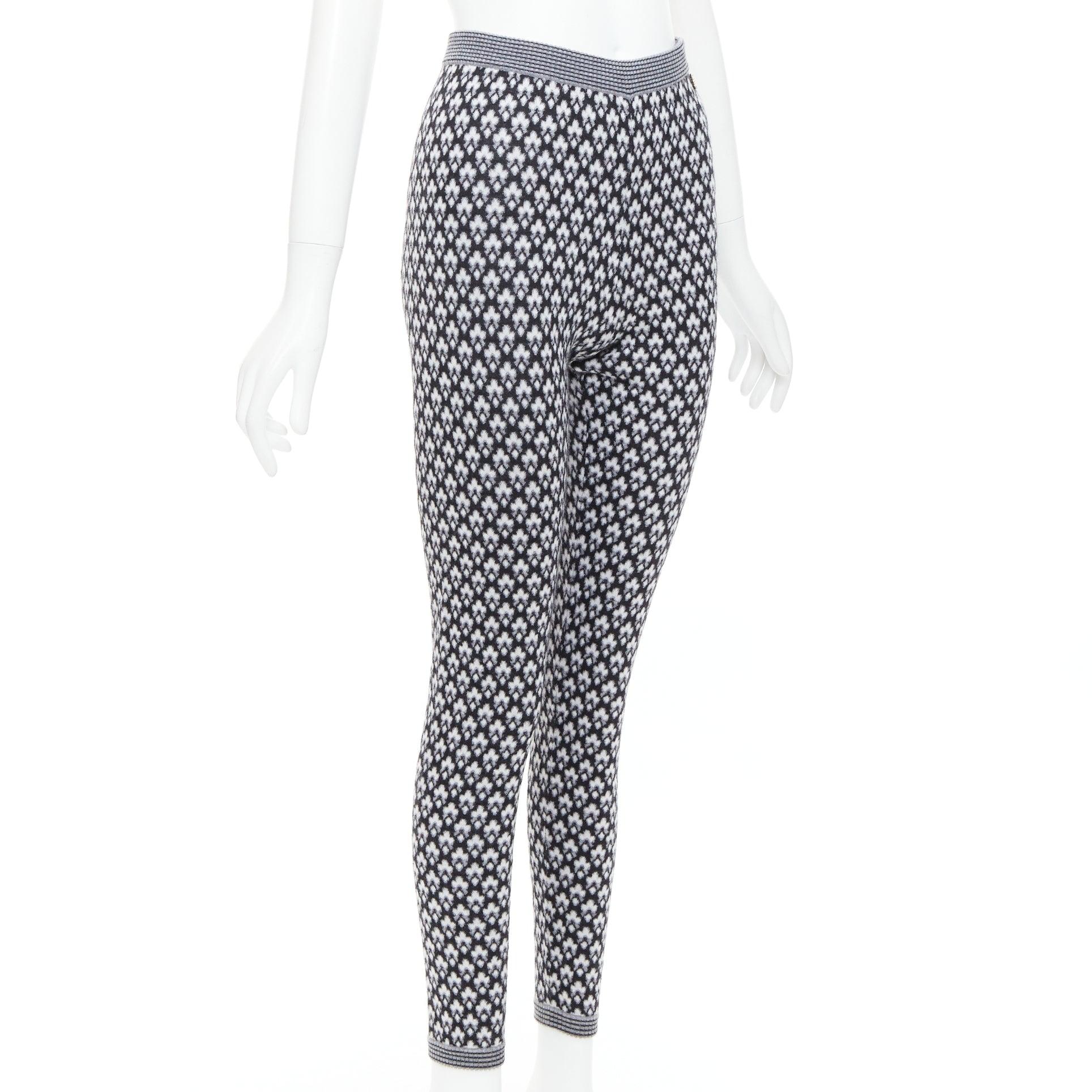Gray CHANEL 100% cashmere grey CC logo pearl button pattern stretch knit pants FR38 M For Sale