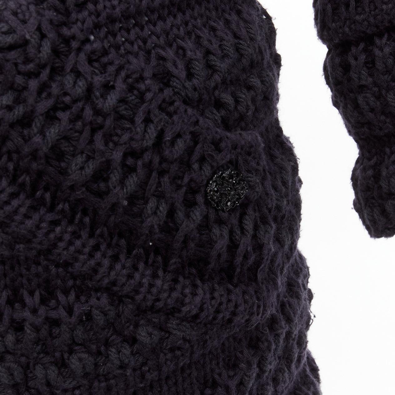Chanel noir 100 % coton chunky knit asymmetric tulip hem bell sleeve sweater dress FR36 S
Référence : TGAS/D00664
Marque : Chanel
Matériau : Coton
Couleur : Noir
Motif : Solide
Fermeture : Pull-over
Détails supplémentaires : Bouton orné du logo CC