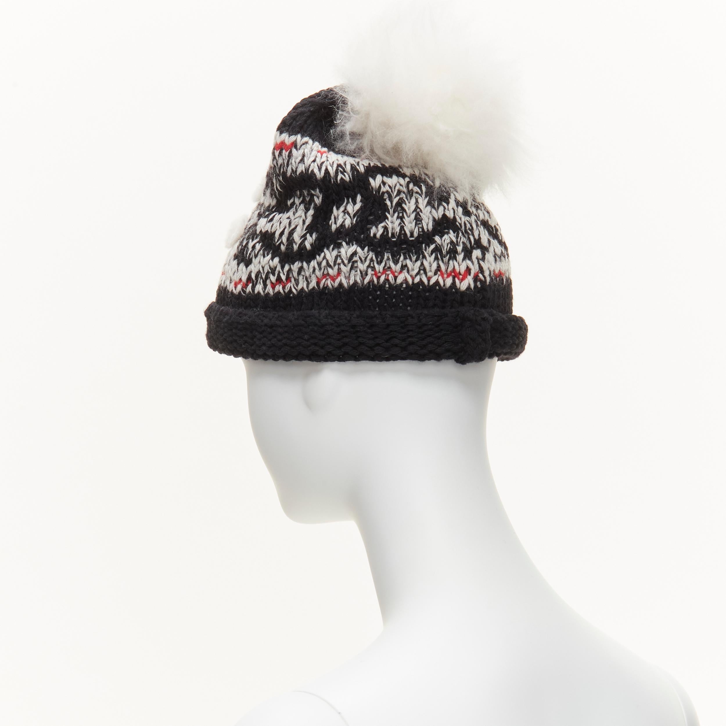 Donna Cappello CHANEL 100% lana bianco CC con logo pom pom nero rosso intarsiato in vendita