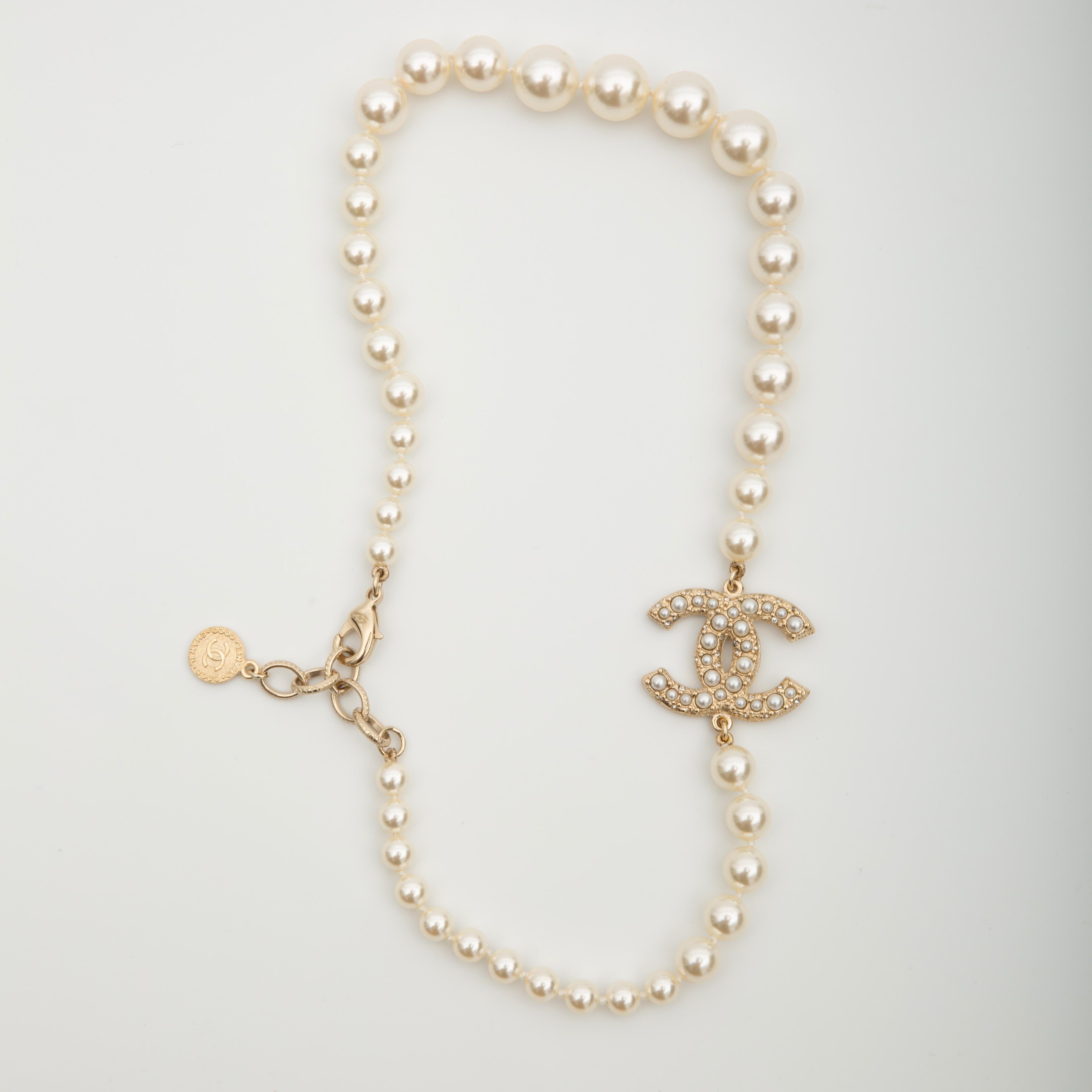 Chanel 100th Anniversary White Glass Pearl Chocker Necklace (2021) 3