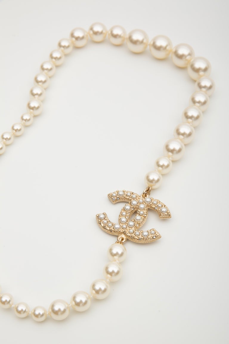 CHANEL Pearl Crystal CC Short Necklace Gold 989711