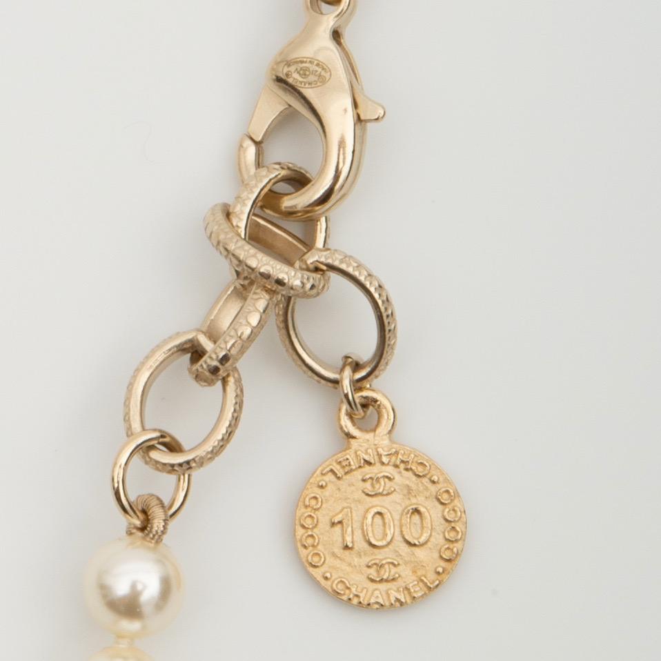 Chanel 100th Anniversary White Glass Pearl Chocker Necklace (2021) In New Condition In Montreal, Quebec
