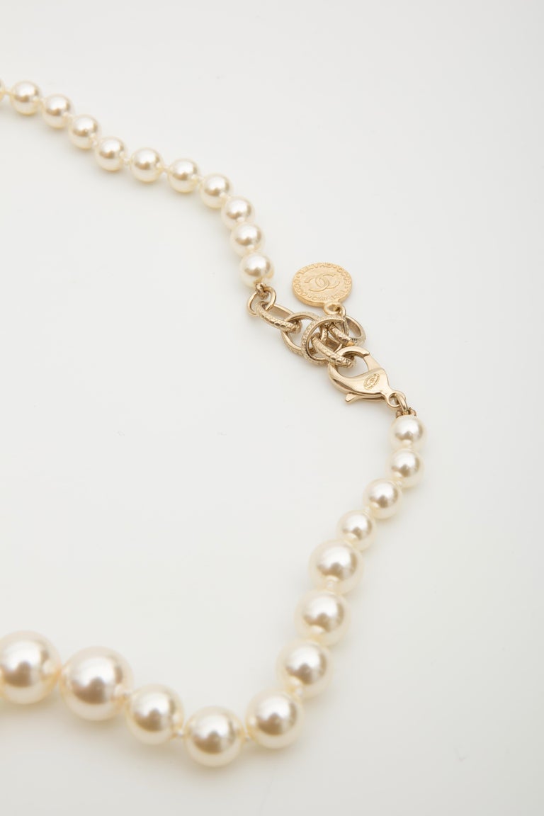 Chanel Necklace Pearl - 508 For Sale on 1stDibs