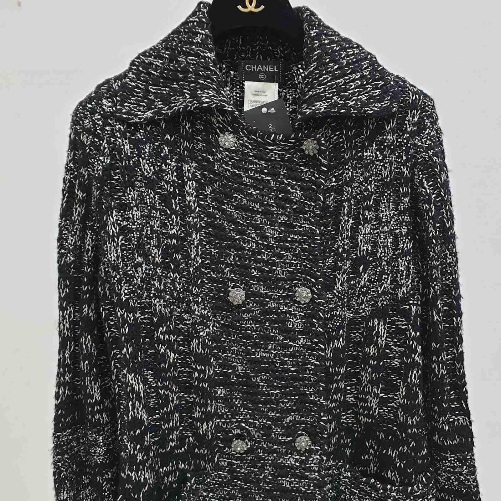 Women's or Men's CHANEL 10A Knit Coat Jacket For Sale