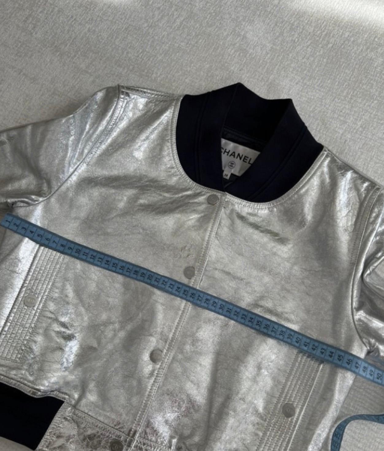 Chanel 10K$ CC Logo Metallic Leder Bomberjacke aus Leder 3
