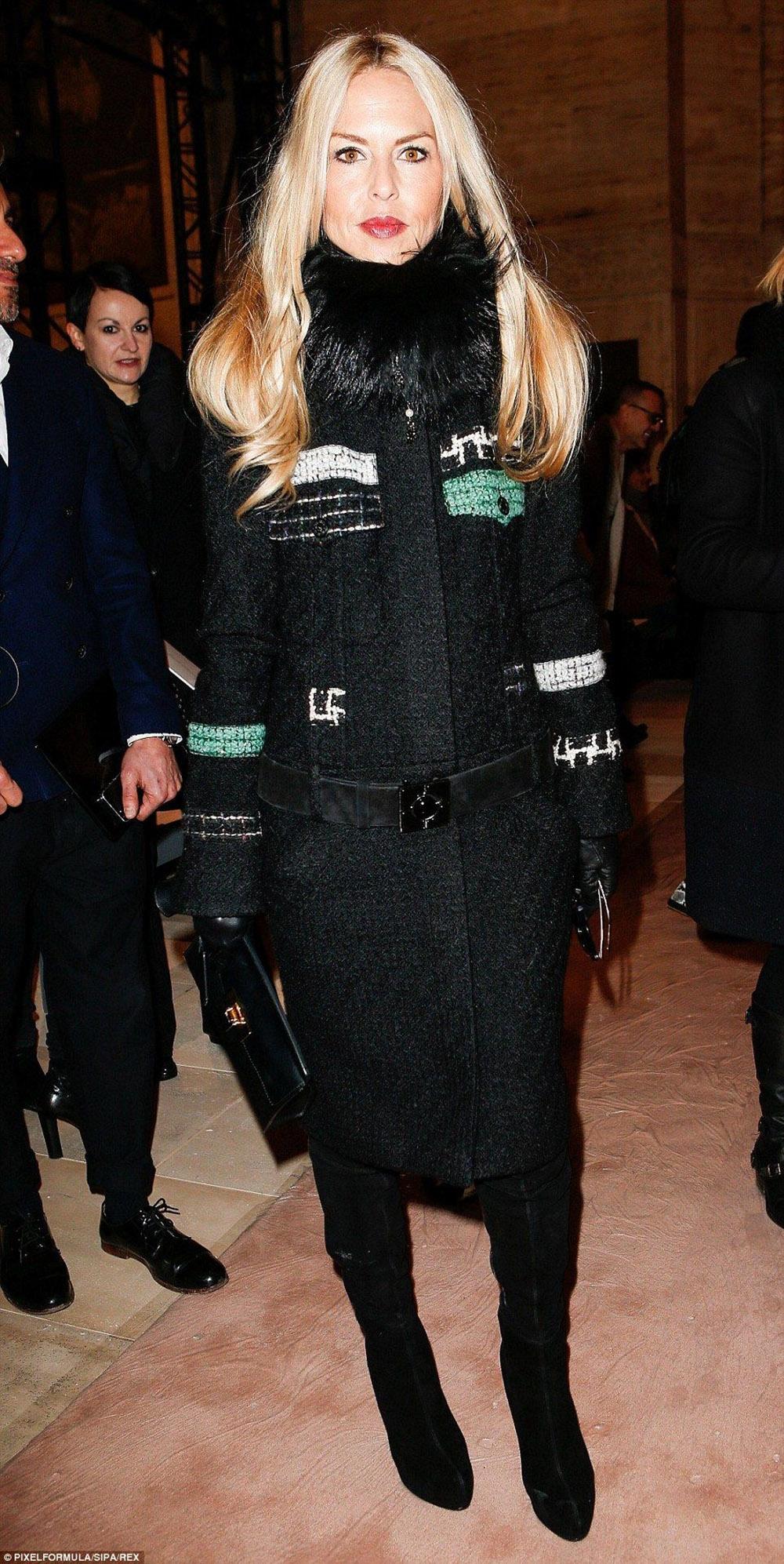 Chanel 10K$ Jewel Belt Black Tweed Coat 2