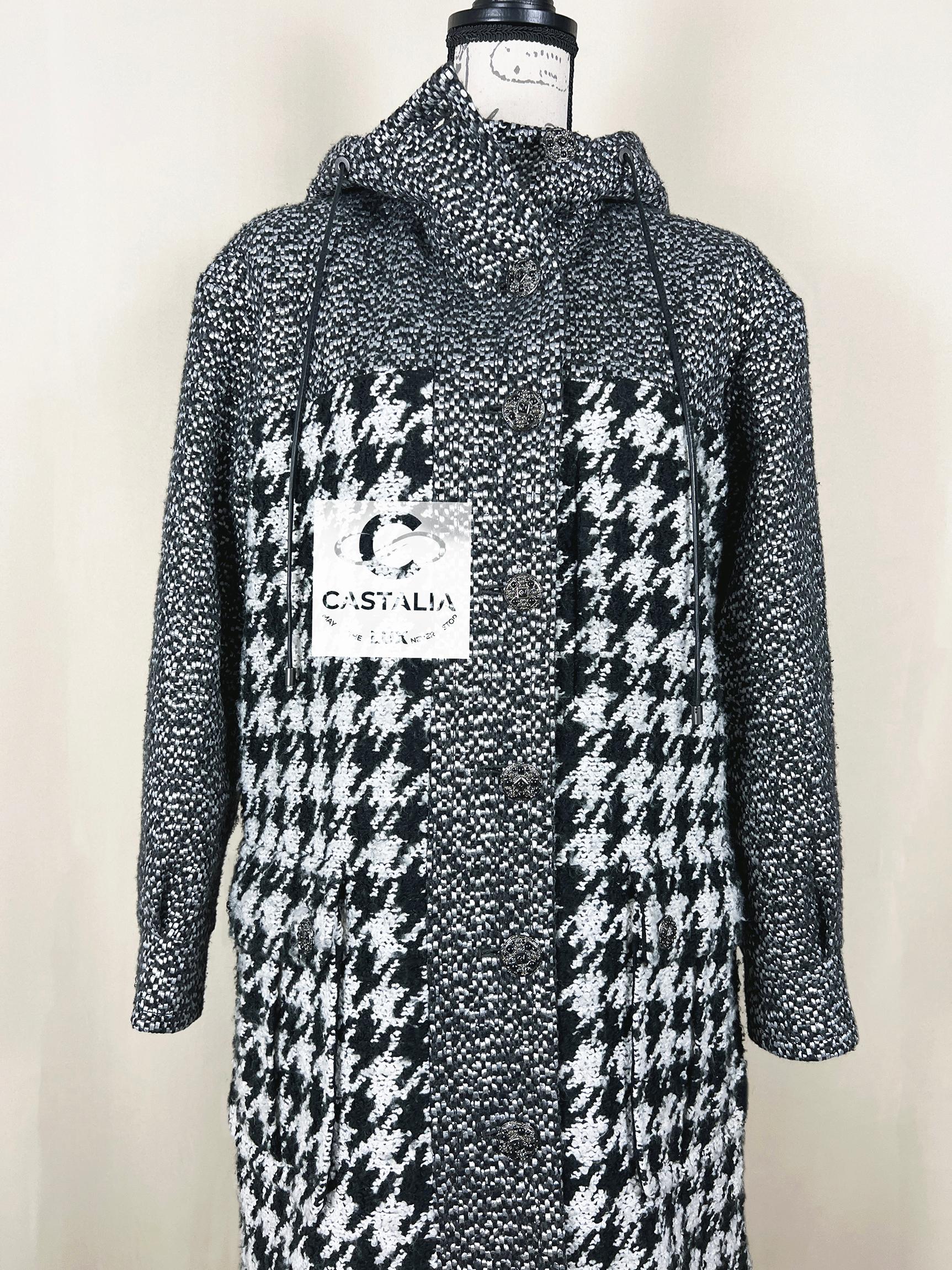 Black Chanel 10K$ Jewel Buttons Tweed Parka 40 FR For Sale