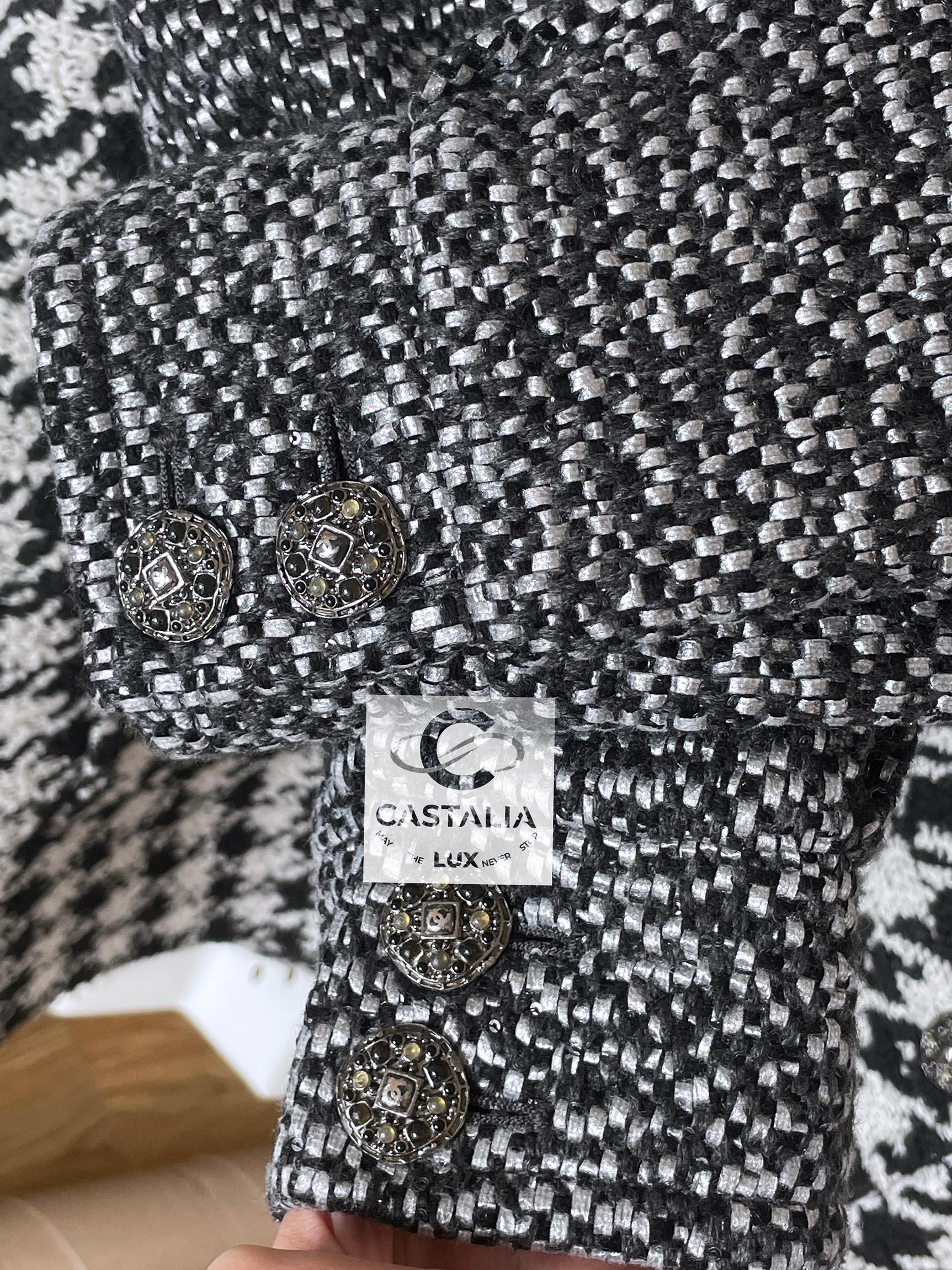 Chanel 10K$ Jewel Buttons Tweed Parka 40 FR For Sale 1