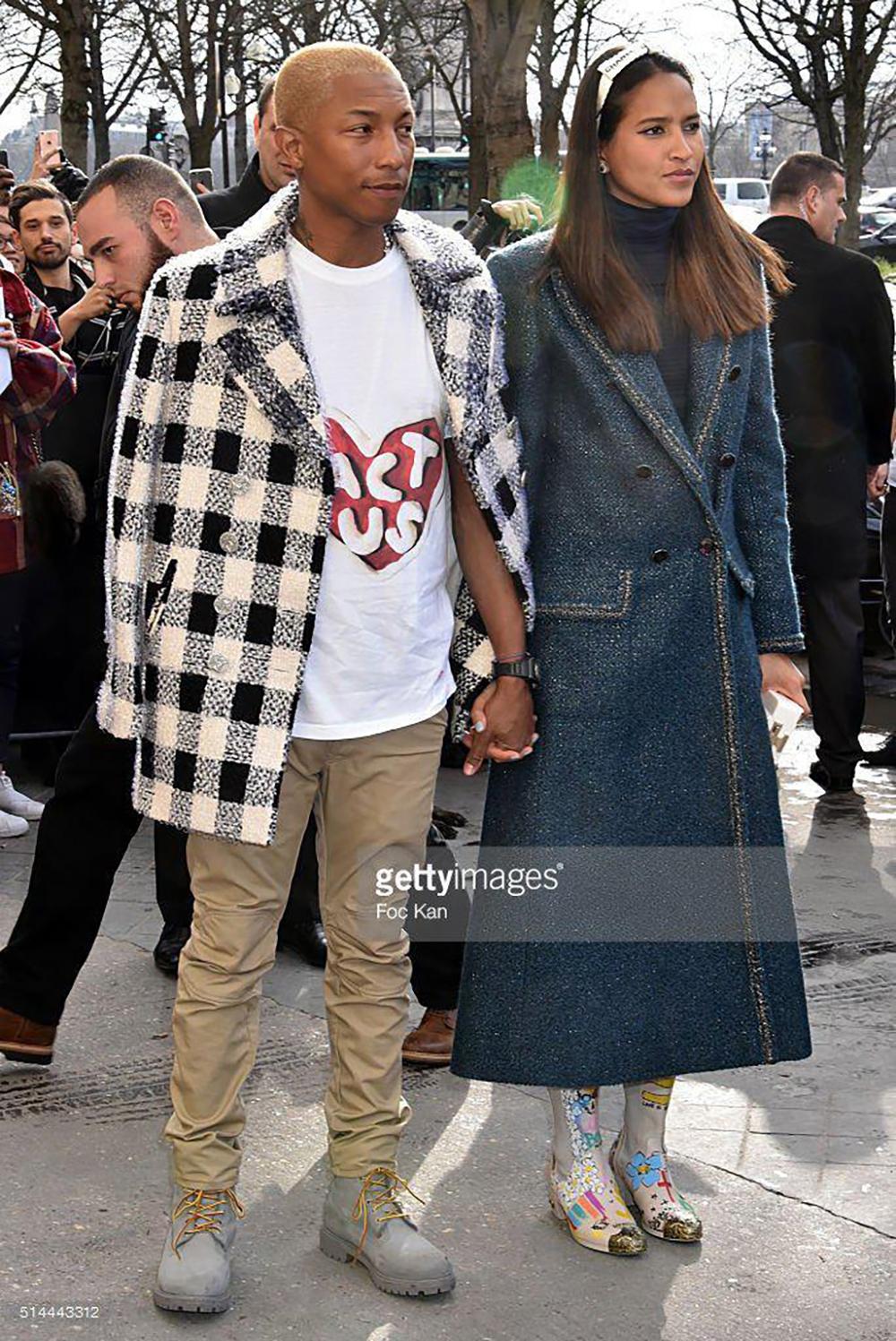 Chanel 10K$ New Pharrell Williams Style Runway Tweed Jacket 36 FR In New Condition In Dubai, AE