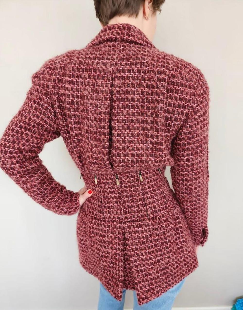 Chanel 10K$ Supermarket Ikonische Tweed-Jacke 6