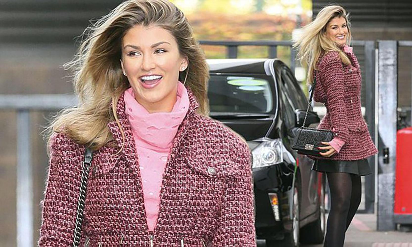 Chanel 10K$ Supermarket Ikonische Tweed-Jacke 1