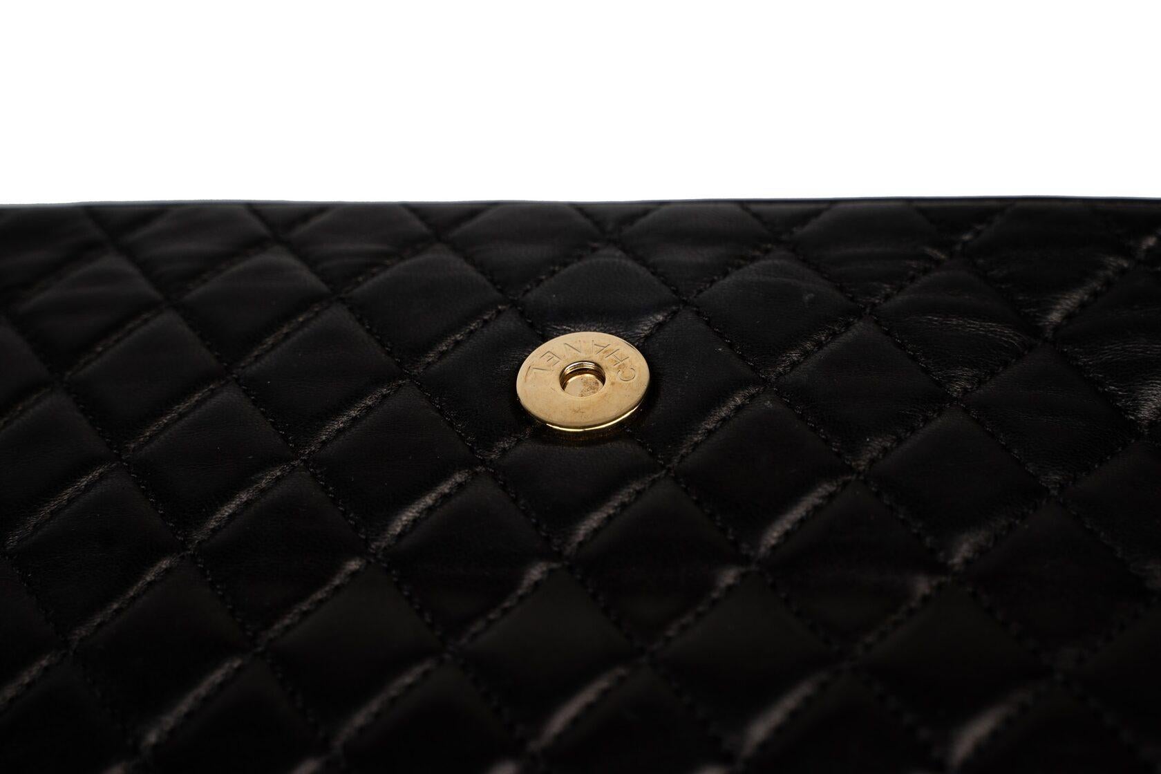Chanel 11.12 Classic Diamond Stitch Pearl Medium Classic Westminster Flap Bag In Excellent Condition For Sale In Dover, DE