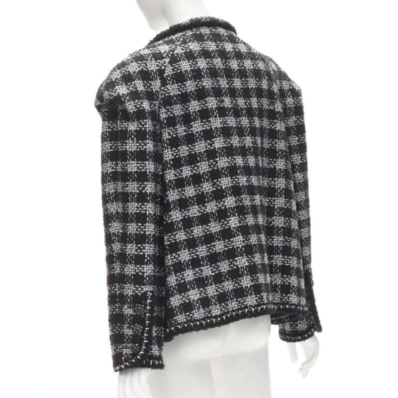 CHANEL 11A Fantasy Tweed nero argento a quadri con collo asimmetrico FR44 XL in vendita 3