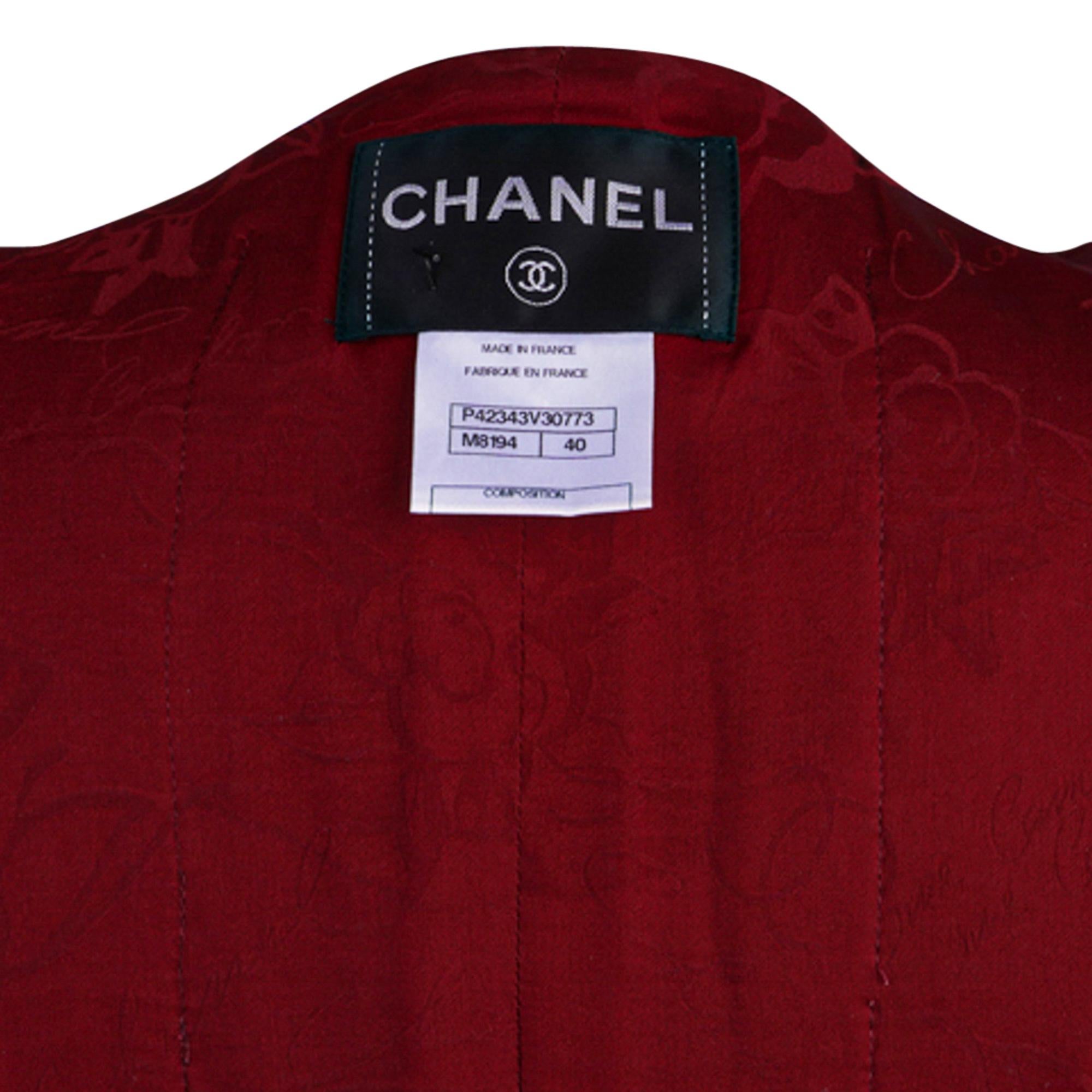 Chanel 11A Jacket Burgundy Red Tweed Gripoix CC Buttons 40 /6  4