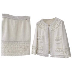 Chanel 11C ECRU TWEED LACE CAMELLIA GOLD CC logo Button Jacket Skirt Suit
